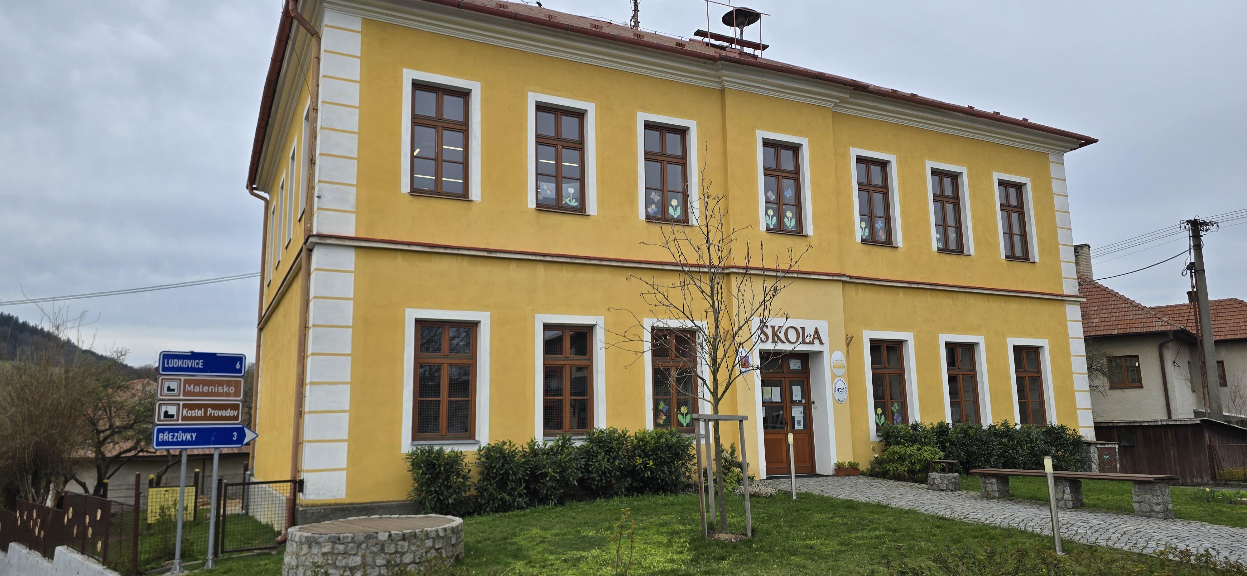 ZŠ Provodov foto 3
