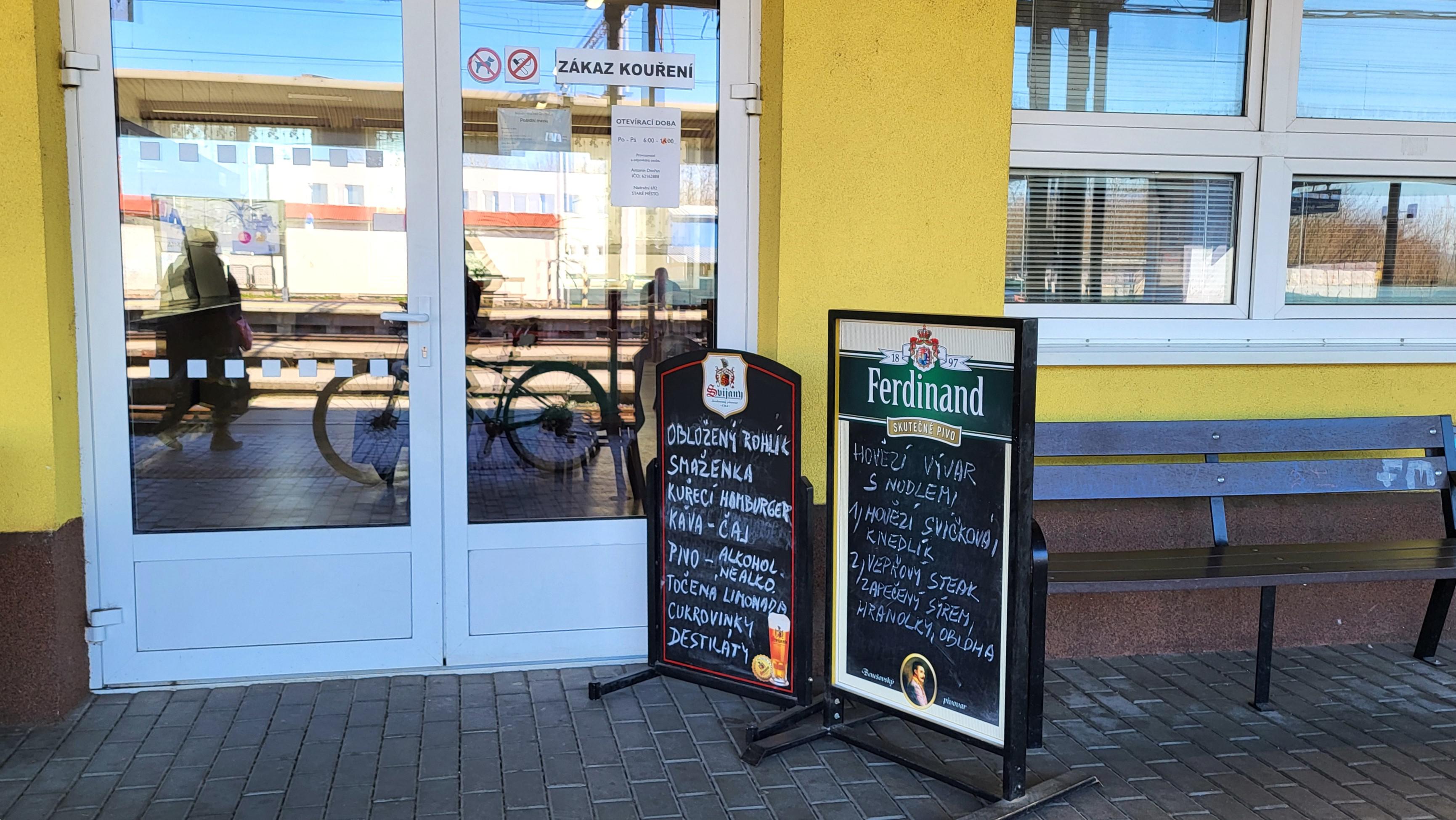 Nádražní restaurace ČD Dvořan foto 5