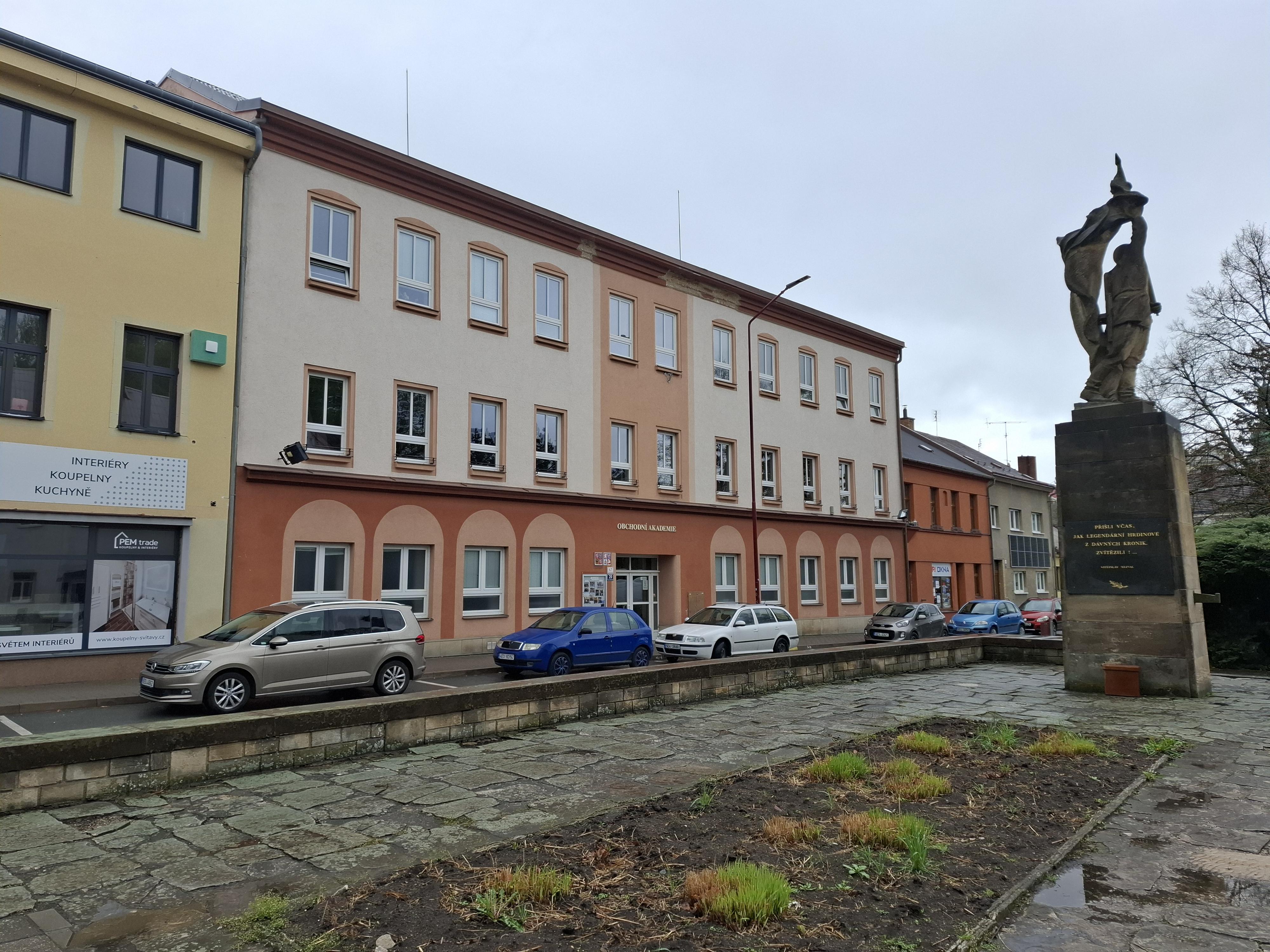 Gymnázium, obchodní akademie a jazyková škola s právem státní jazykové zkoušky Svitavy foto 2