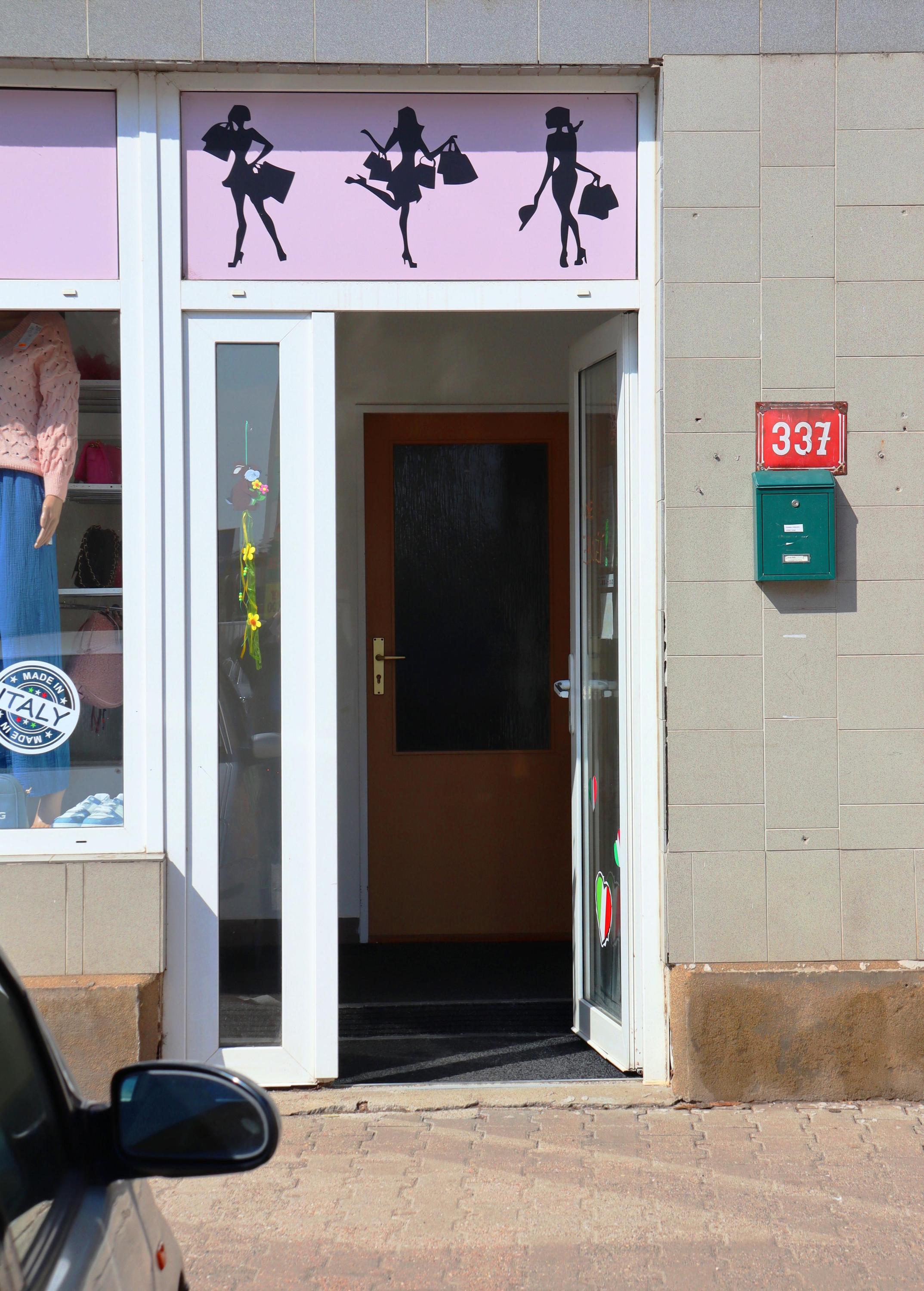 JanyEll Rose móda foto 3