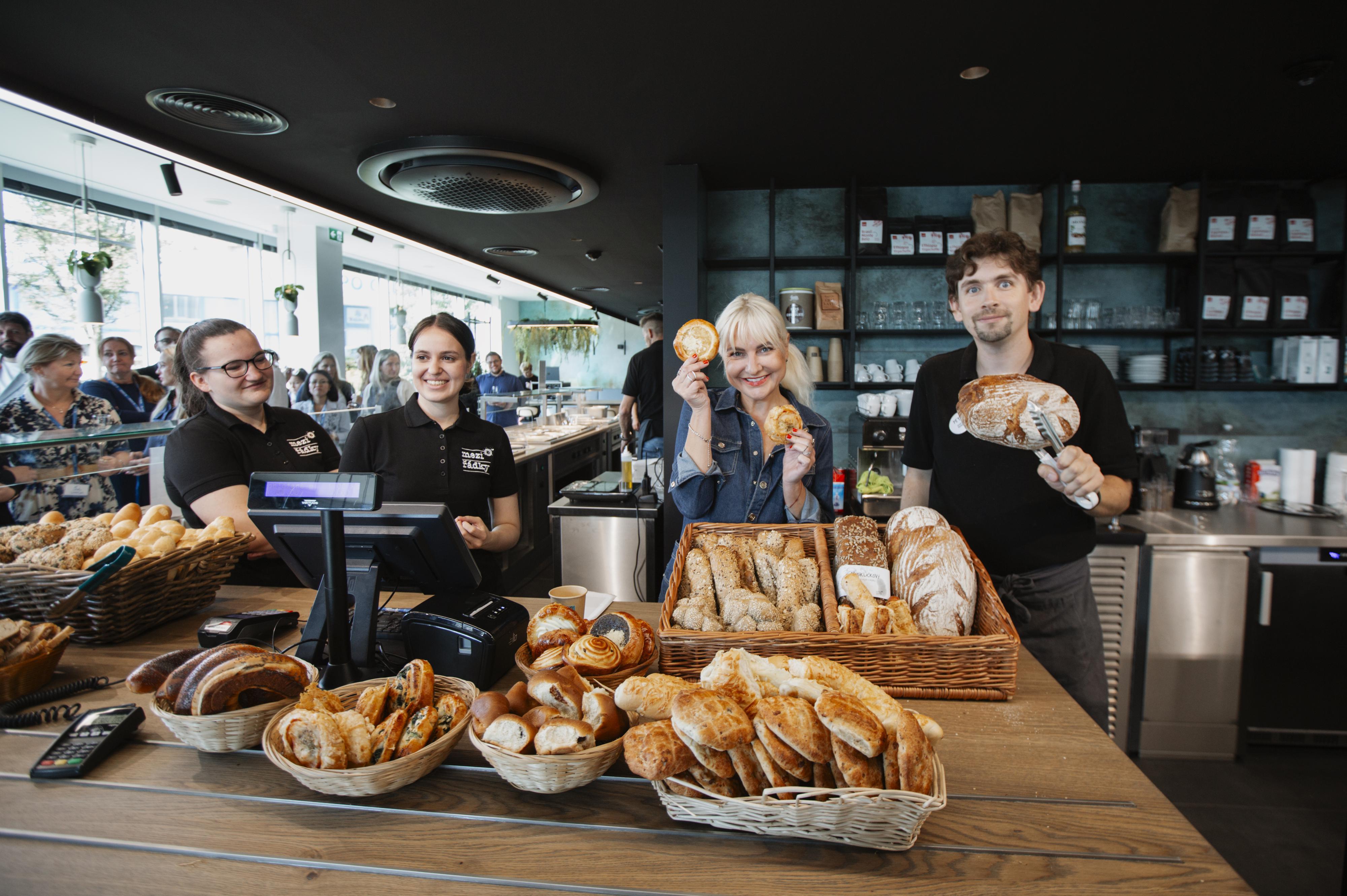 Bistro Mezi Řádky - Uniqa