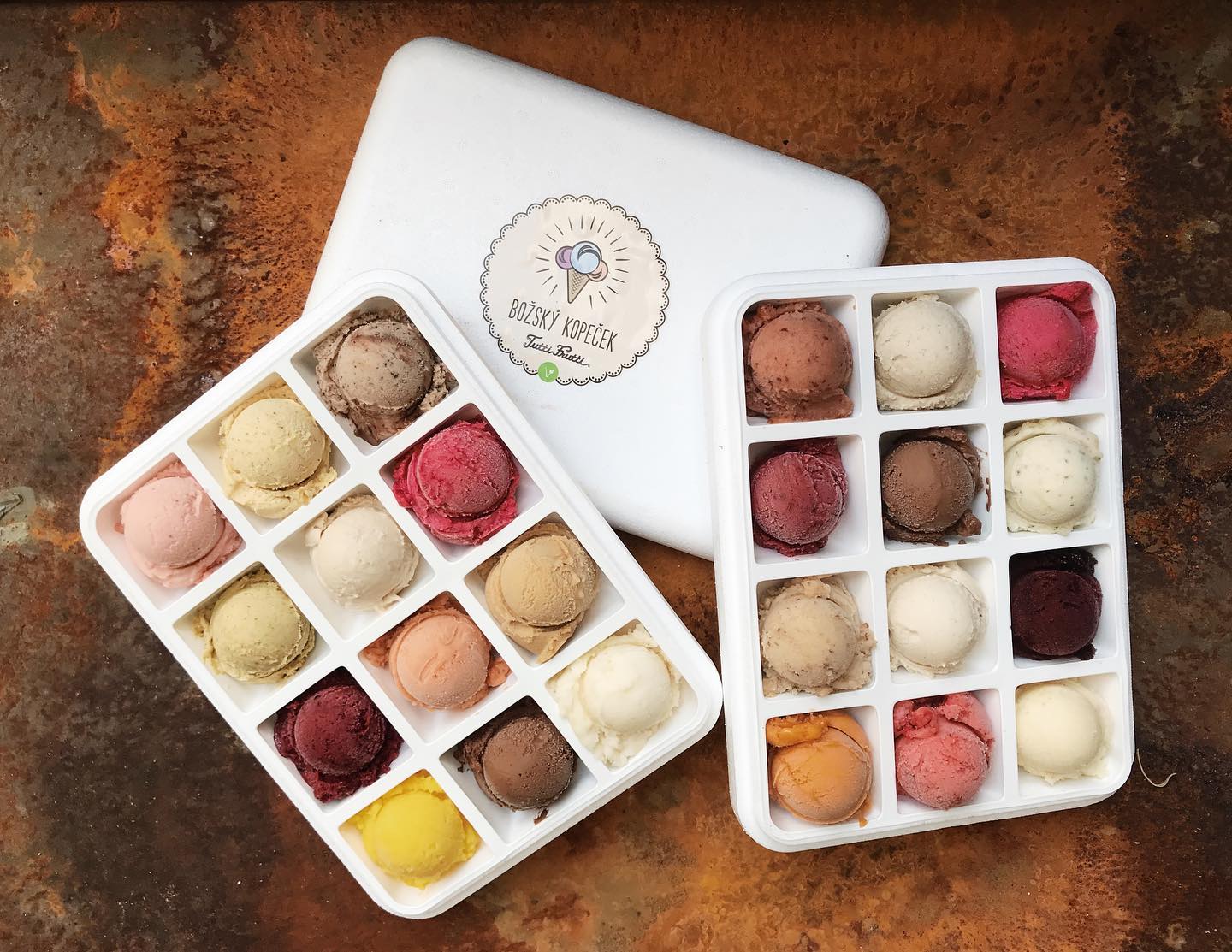 Božská Továrna foto 3