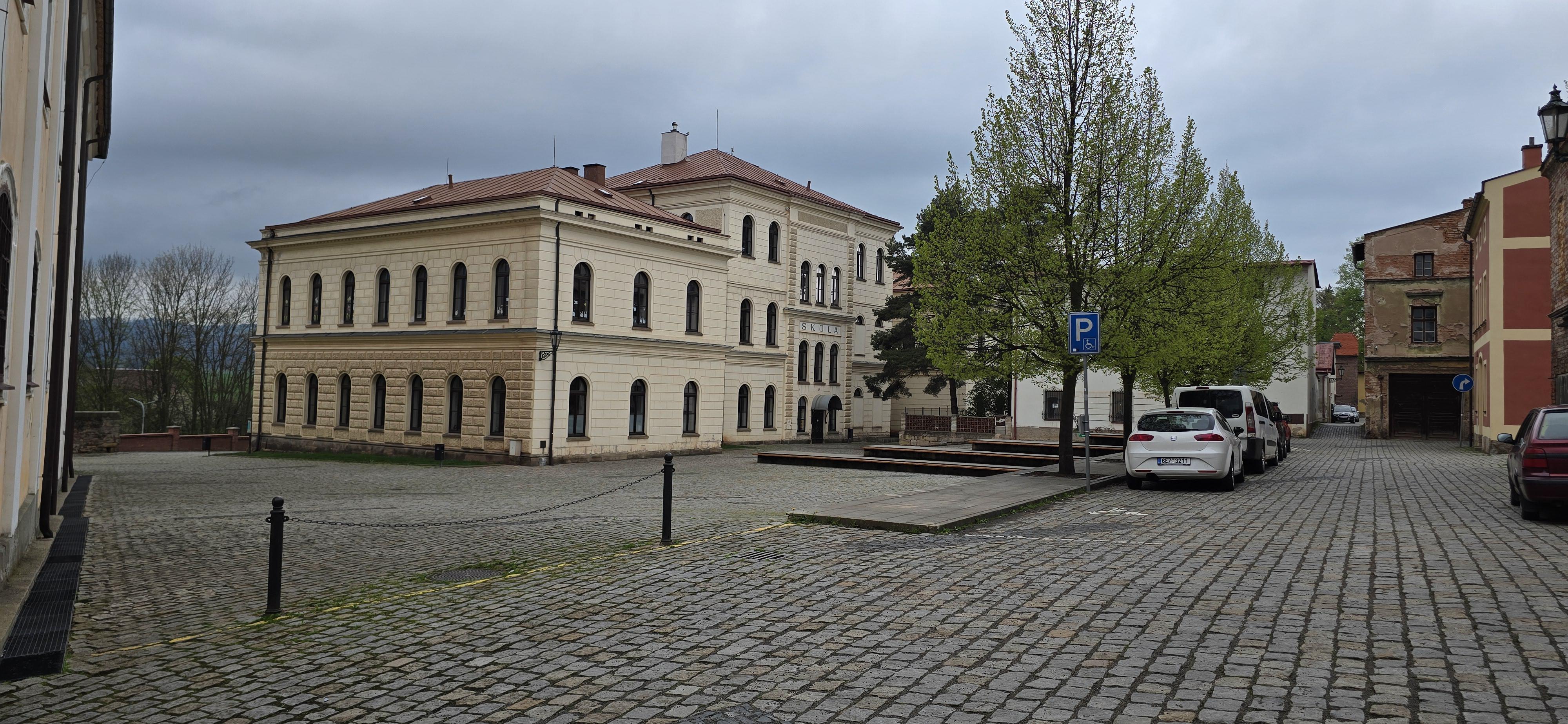 ZŠ Broumov, Hradební foto 2