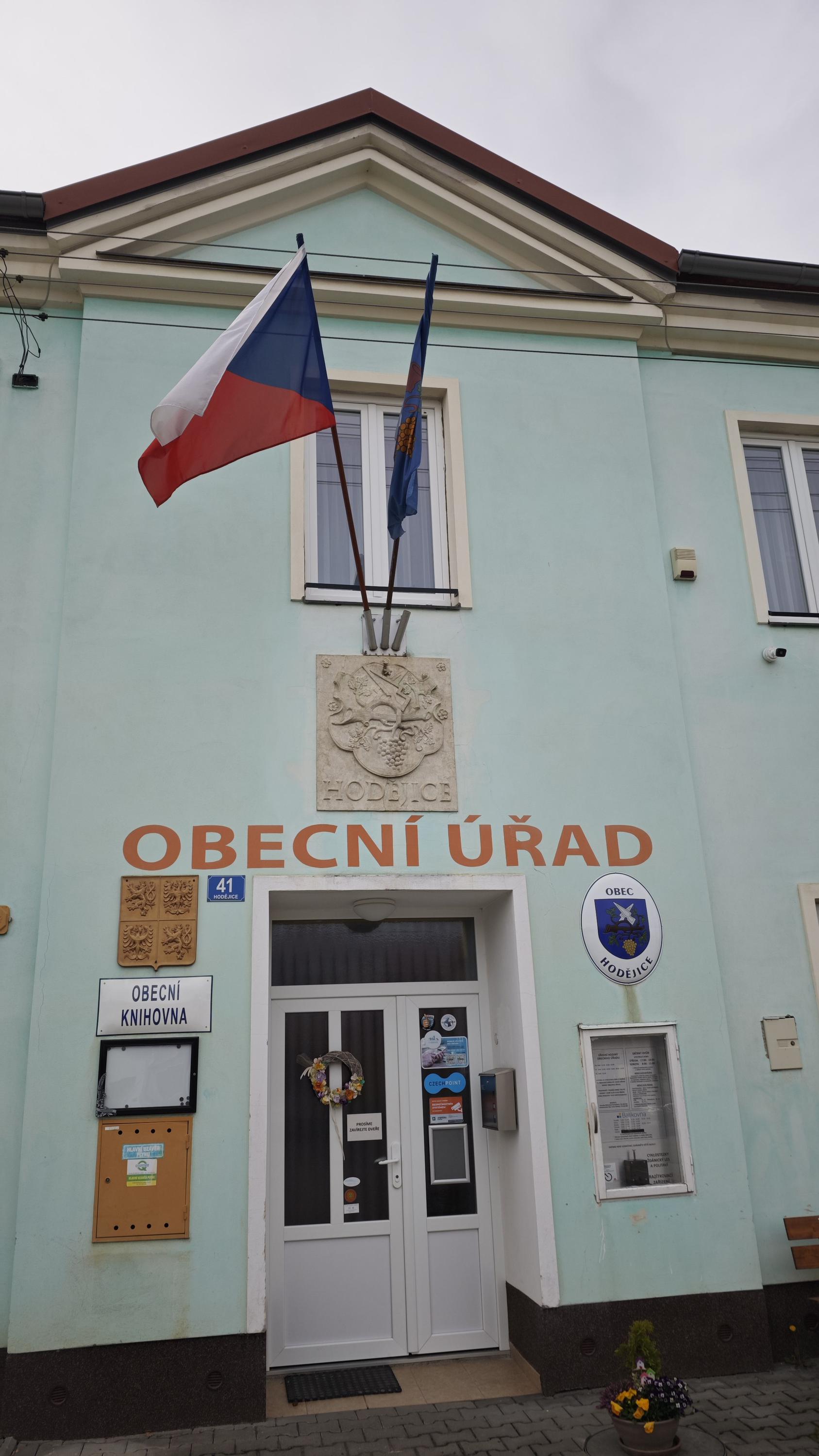 Hodějice - obecní úřad foto 4