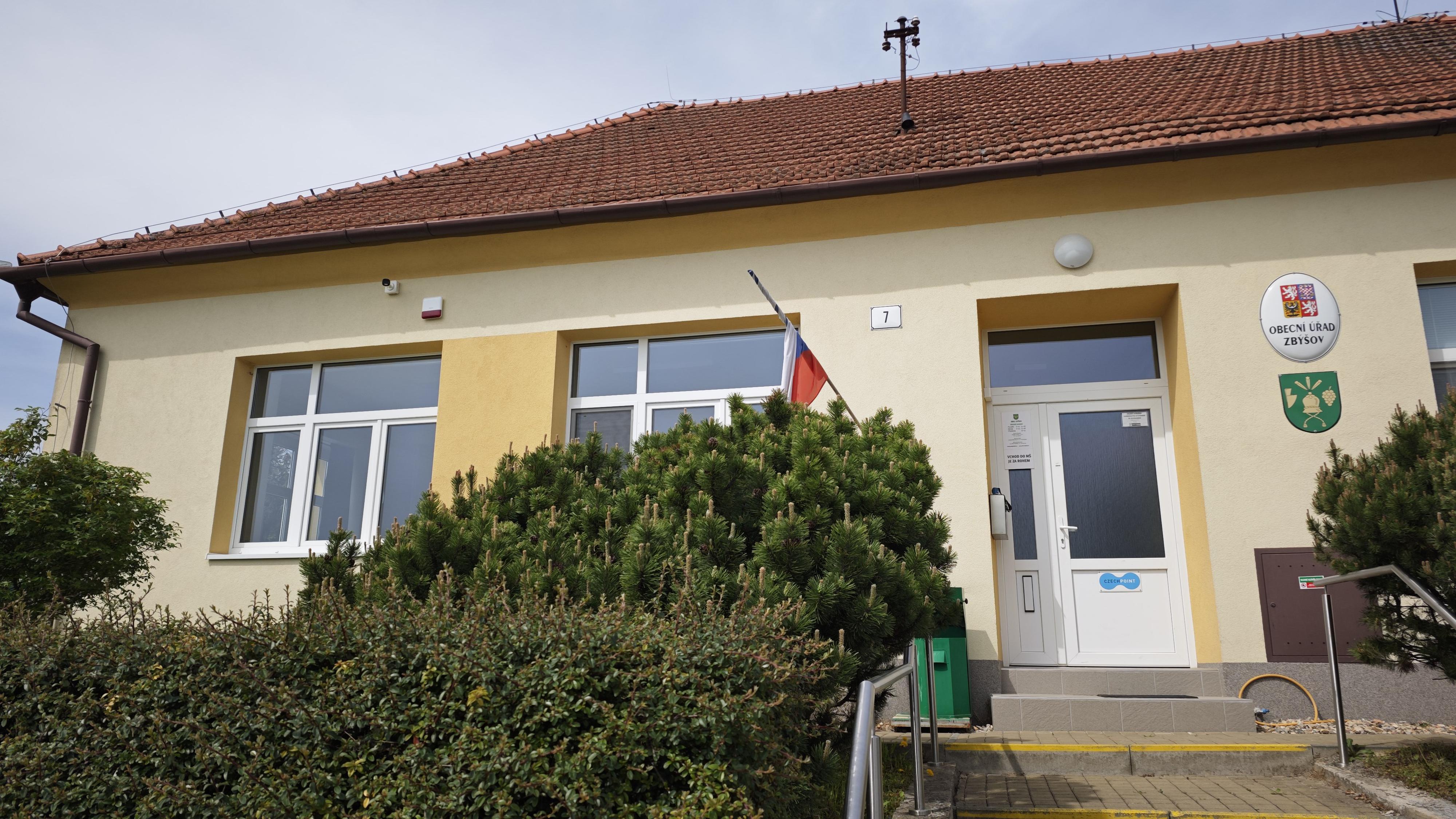 Zbýšov - obecní úřad foto 3
