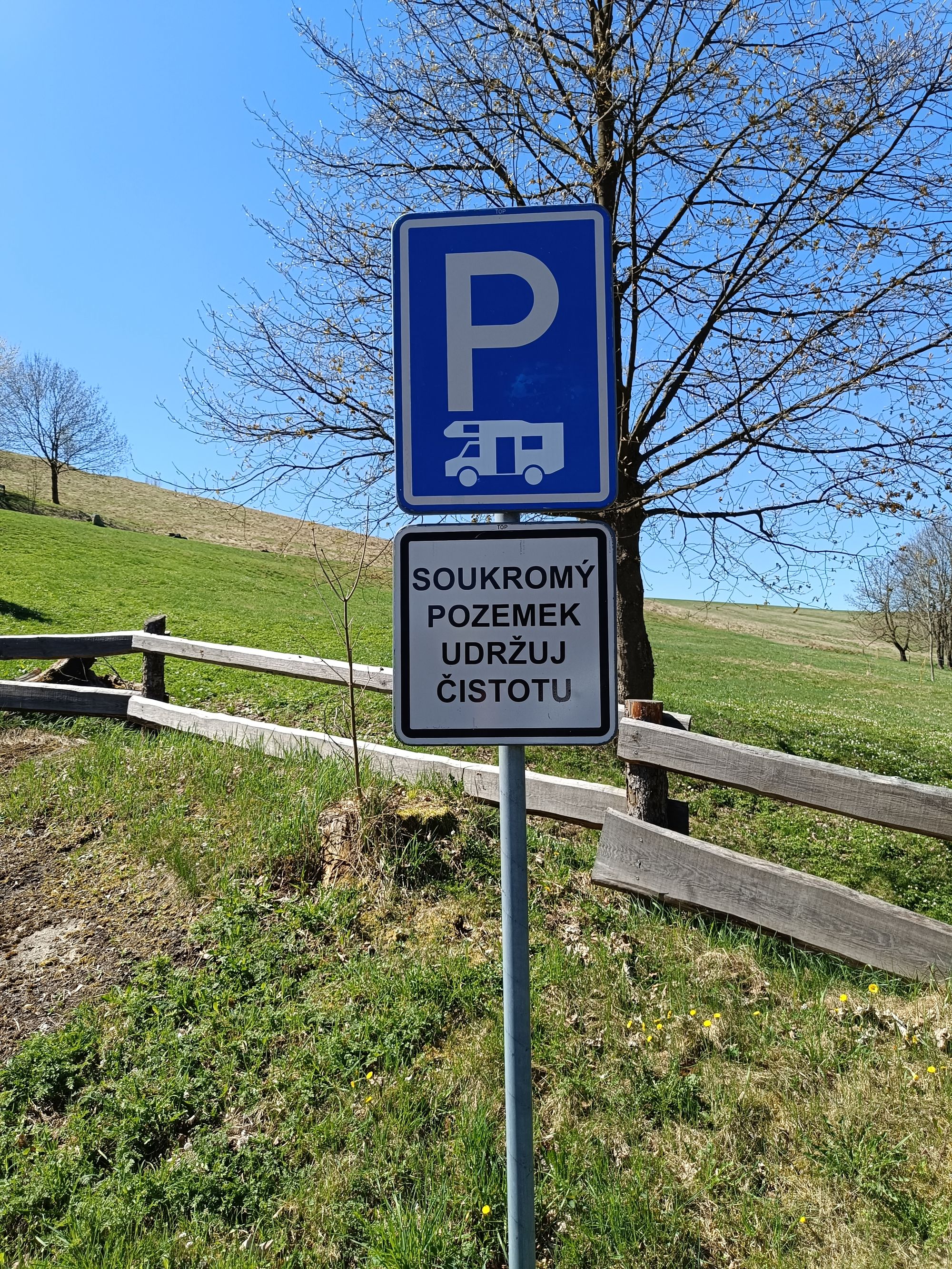 Parkování pro obytná auta Moldava foto 2