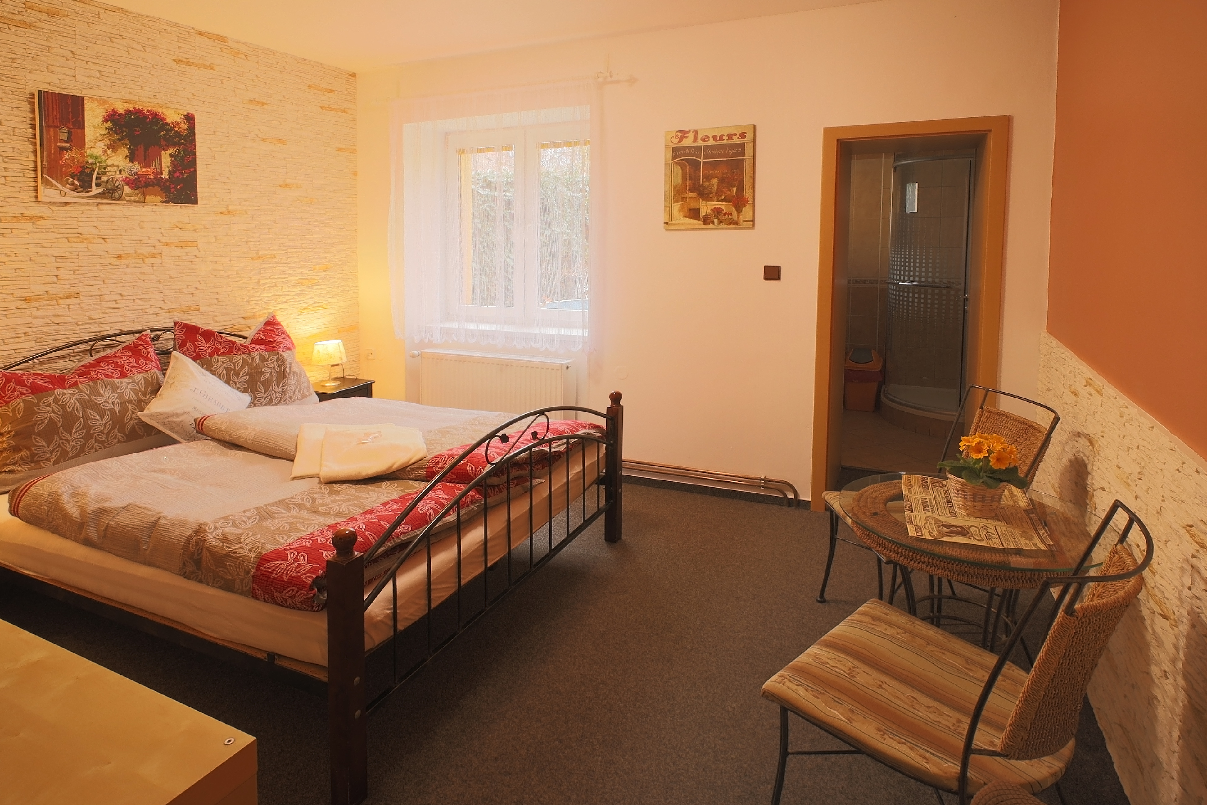 Náš útulný dvoulůžkový pokoj situovaný do zahrady.