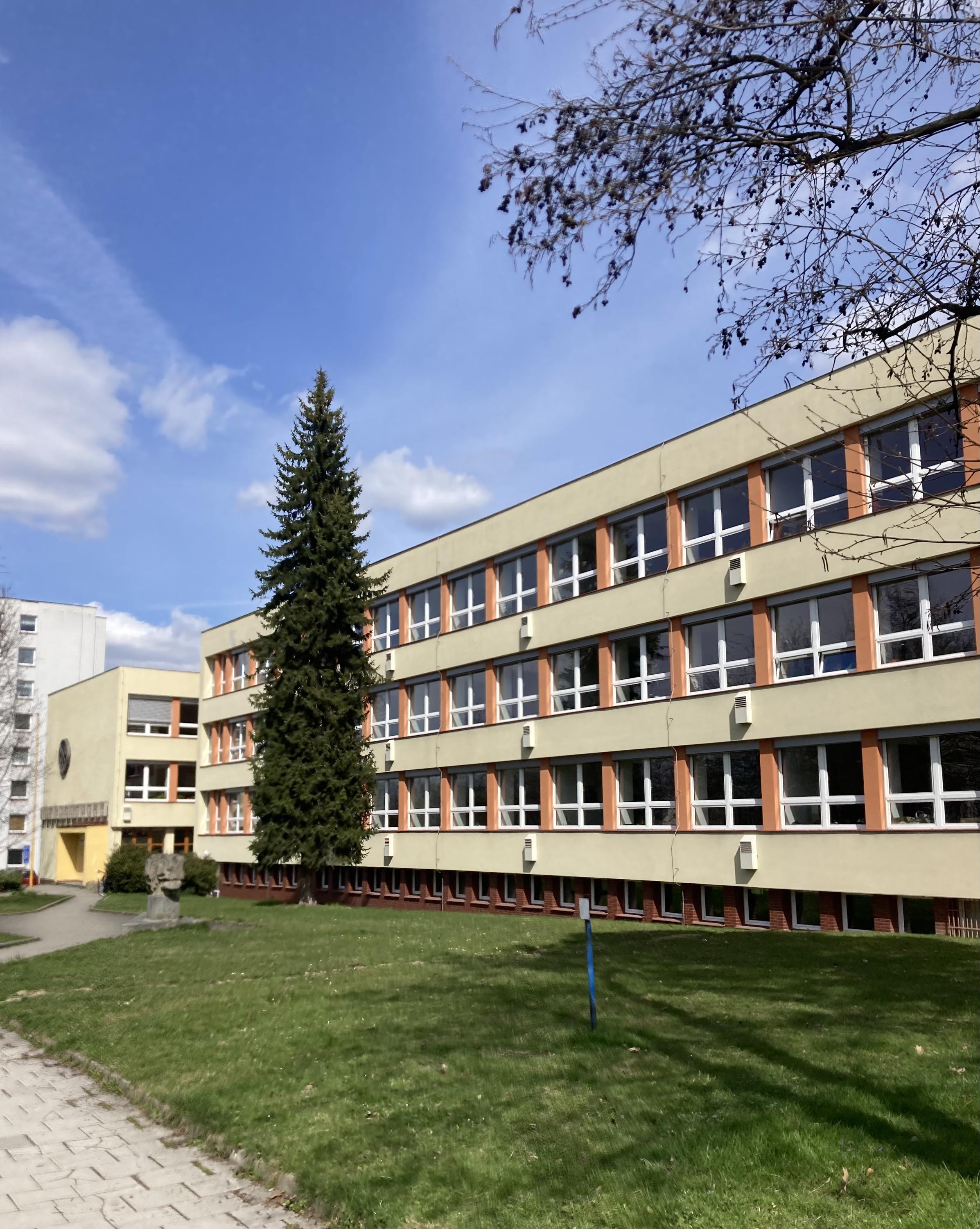 Gymnázium Havířov - Podlesí foto 1