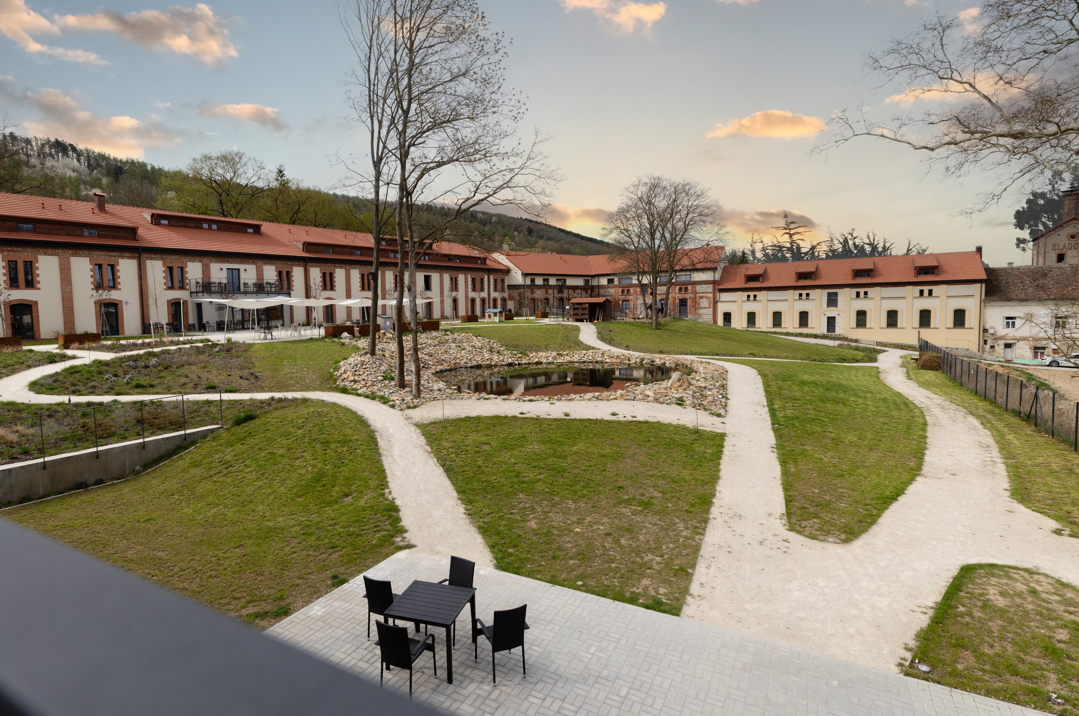 Domov pro seniory Senlife Zámek Tmaň foto 2