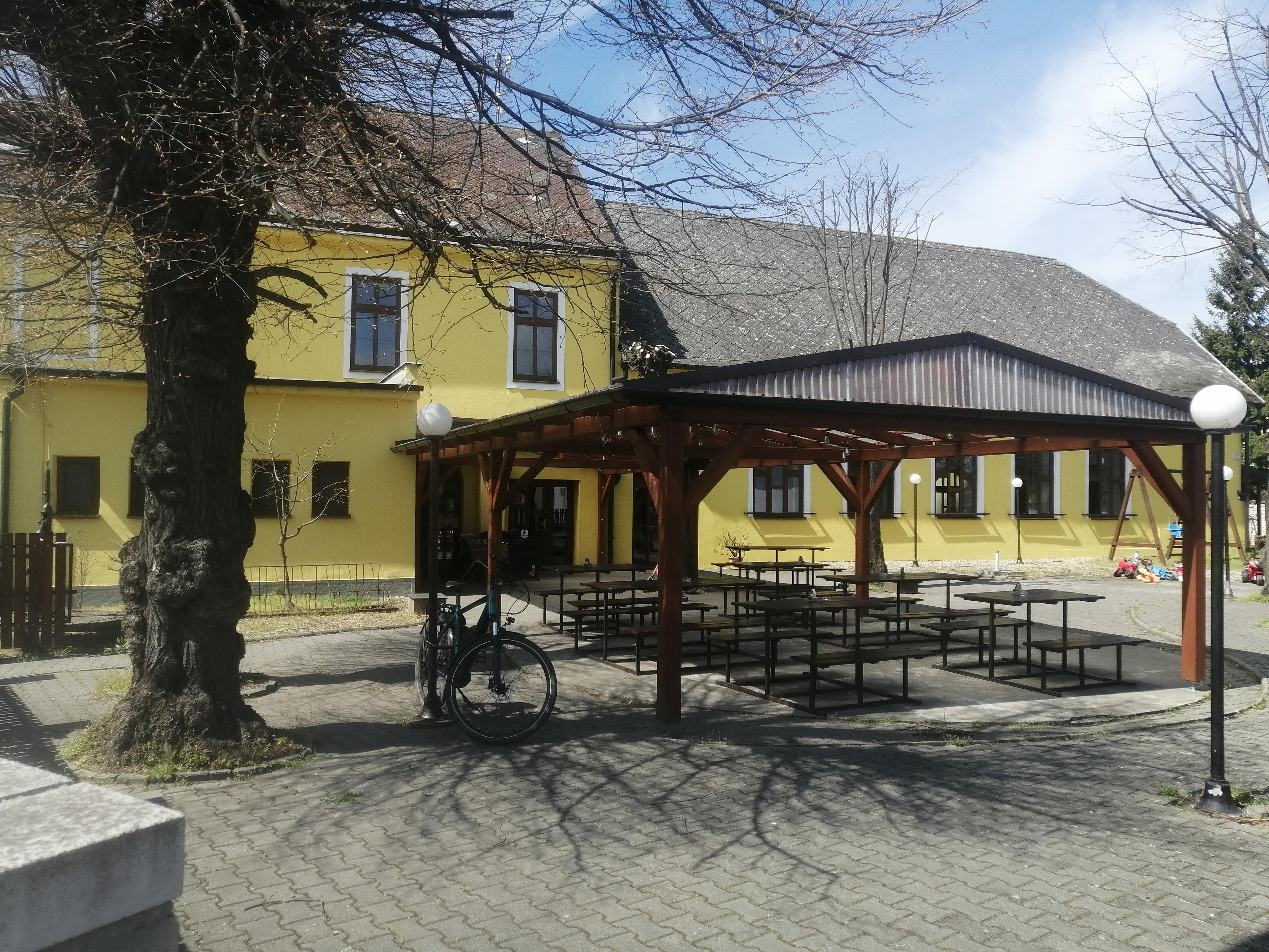 Restaurace a sál Pod lipami foto 6