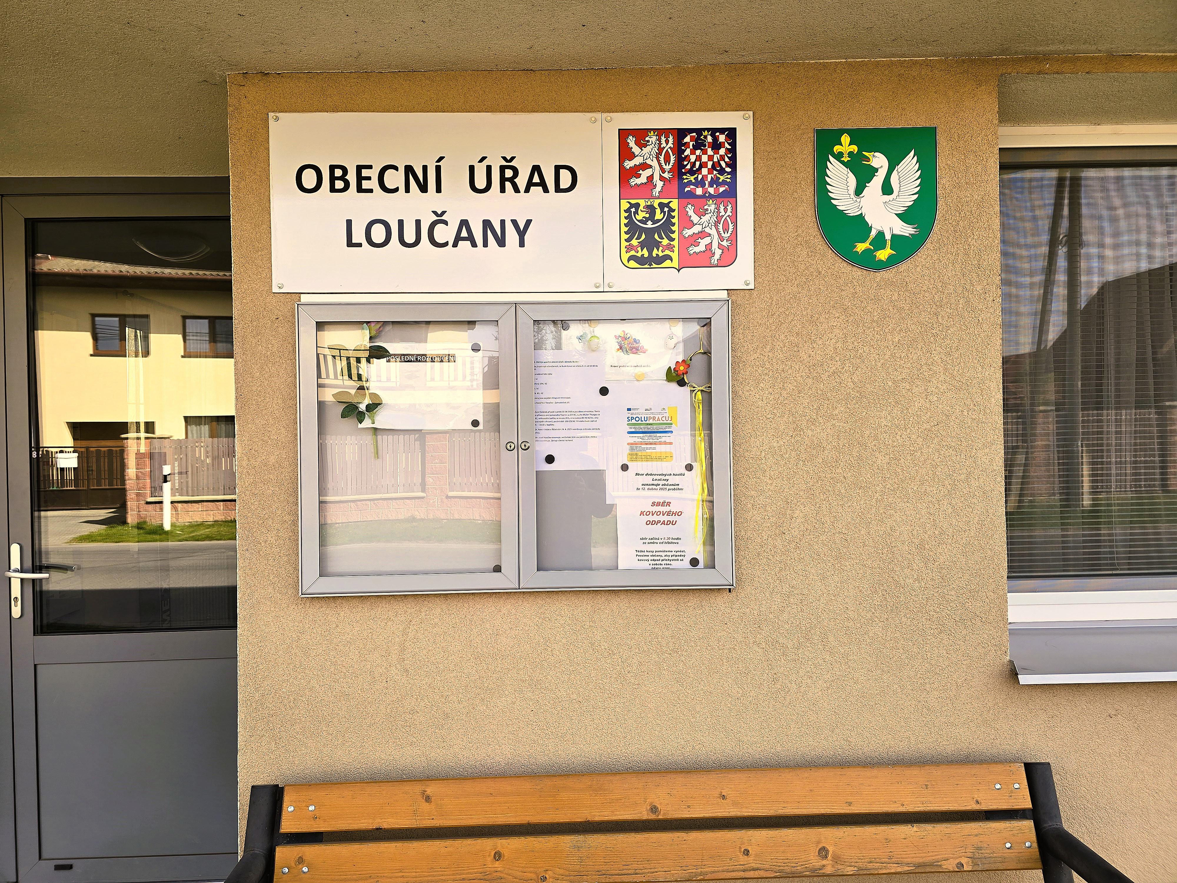 Loučany - obecní úřad foto 2