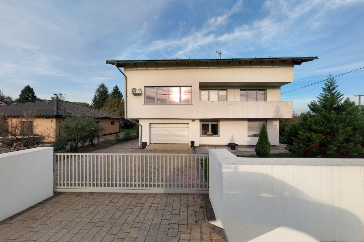 Natěry střech a fasád Zdeněk Byrtus