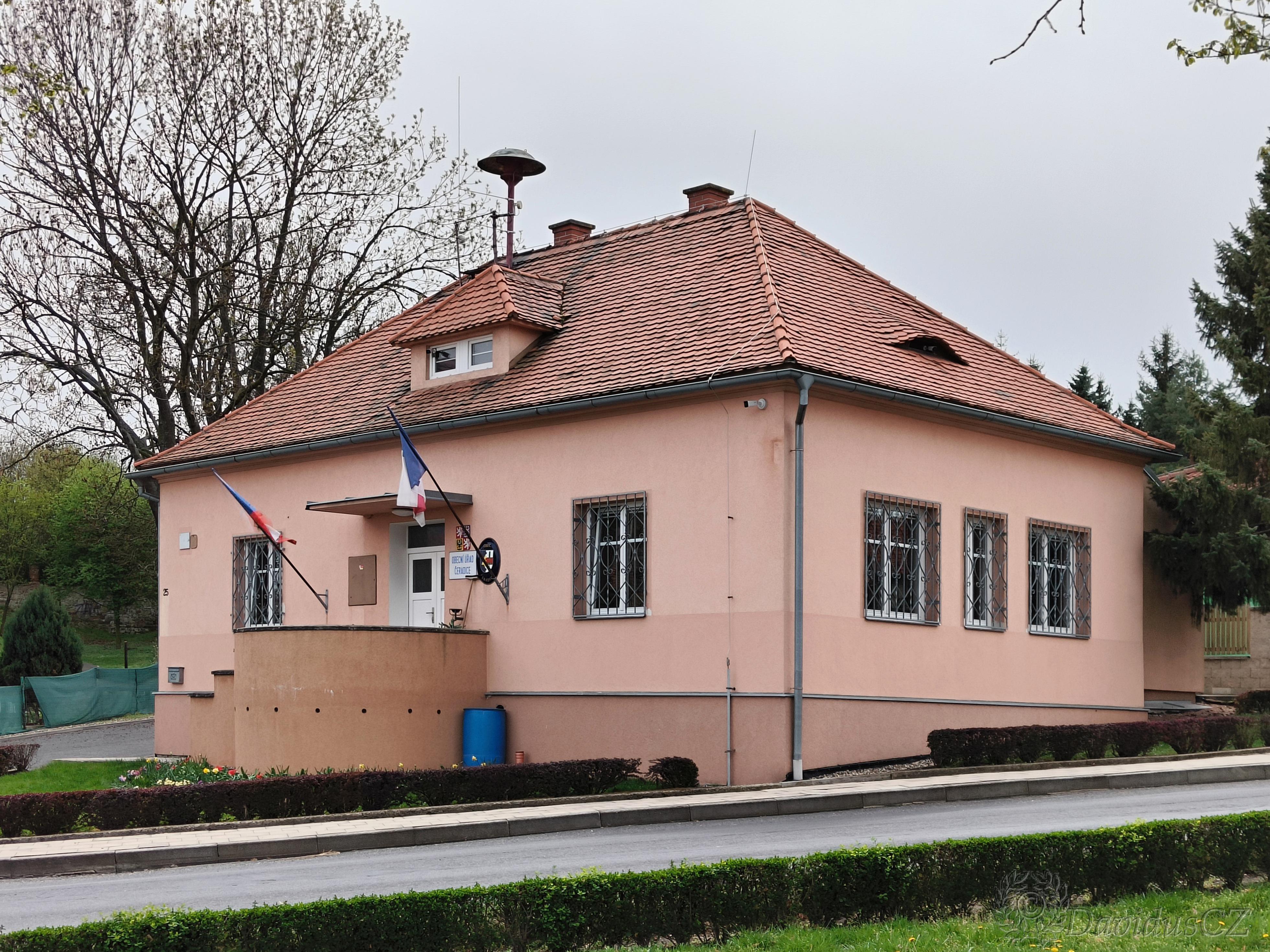 Čeradice - obecní úřad foto 4