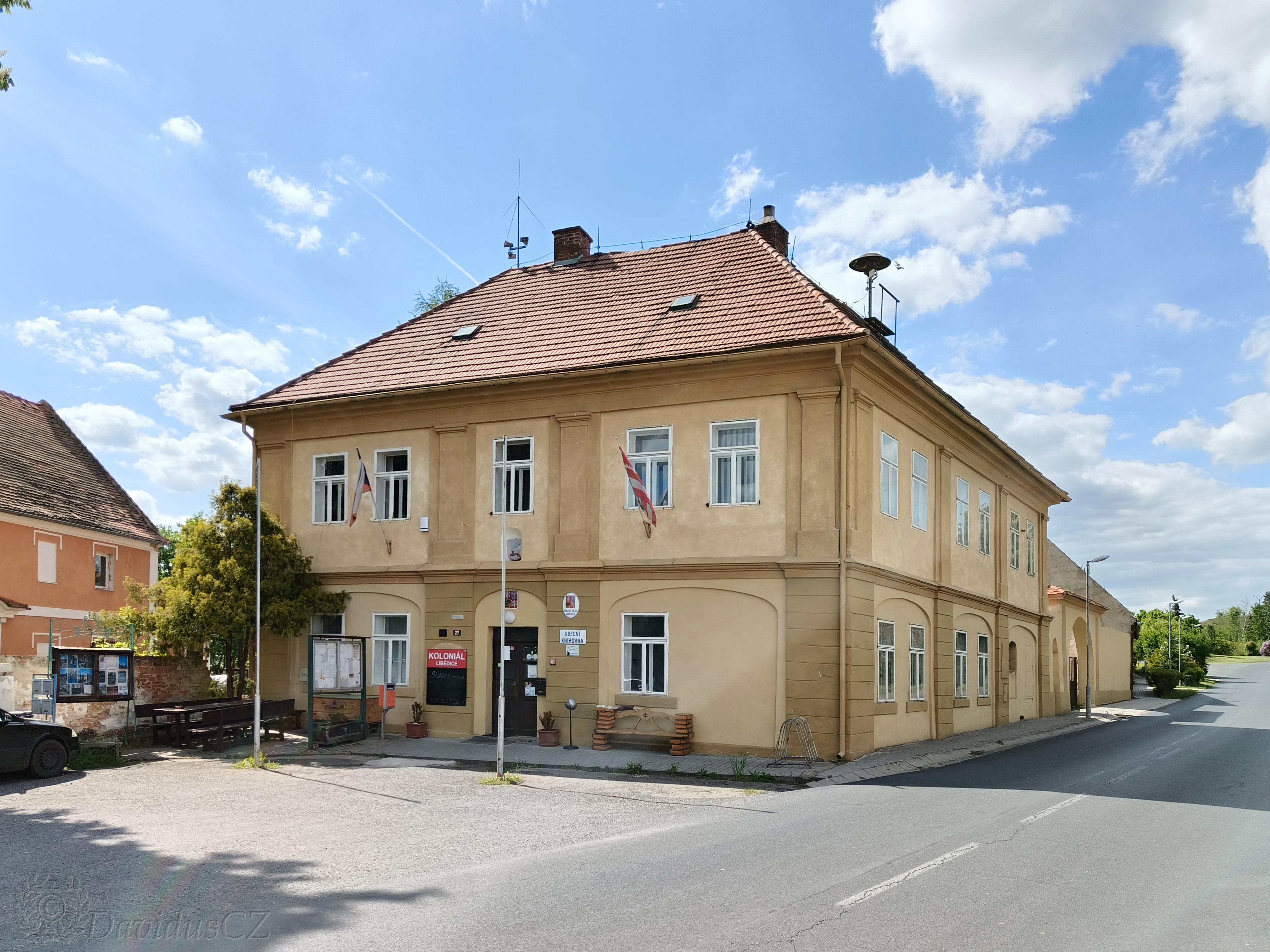 Libědice - obecní úřad foto 3