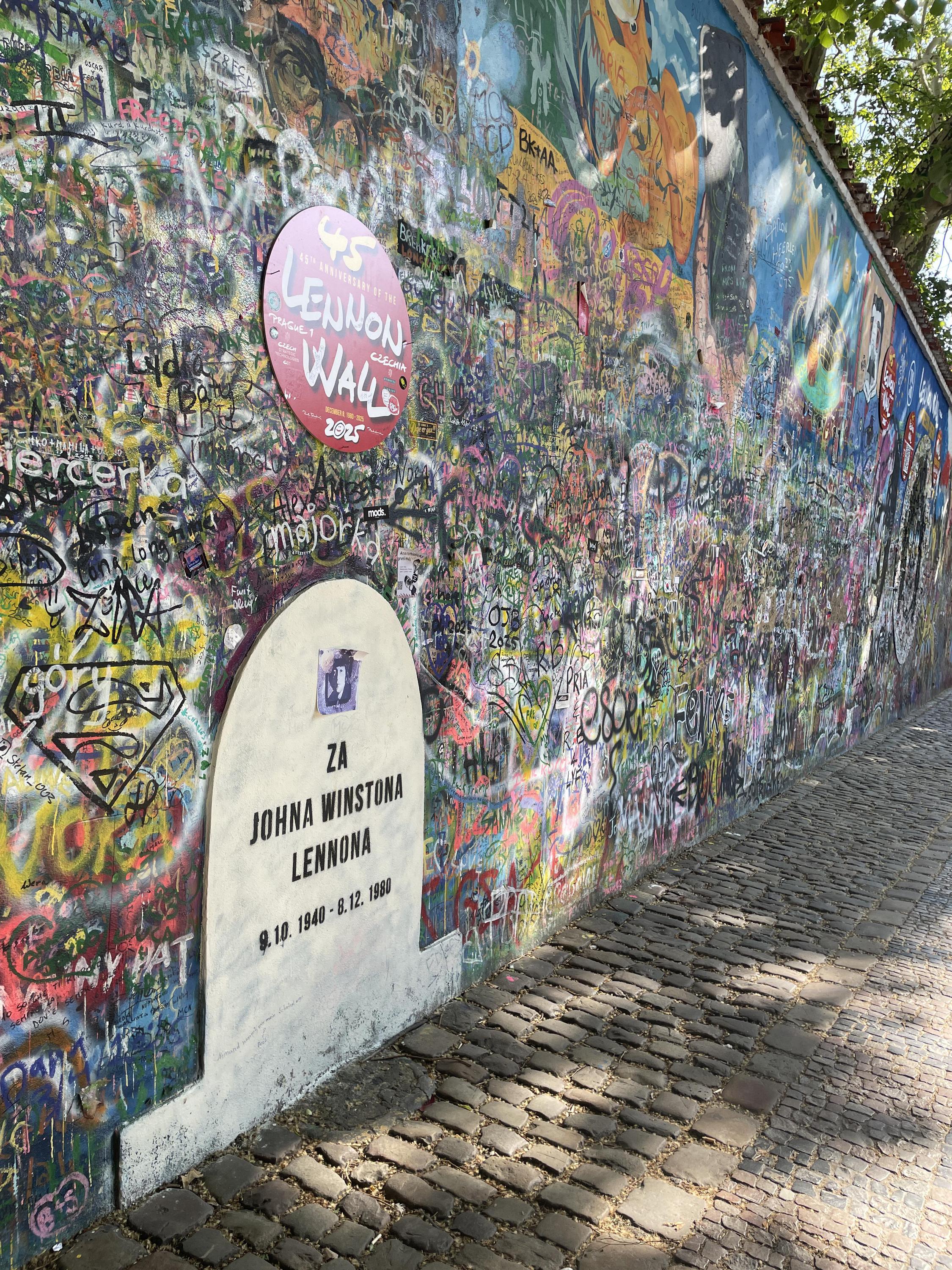 The Lennon Wall foto 3