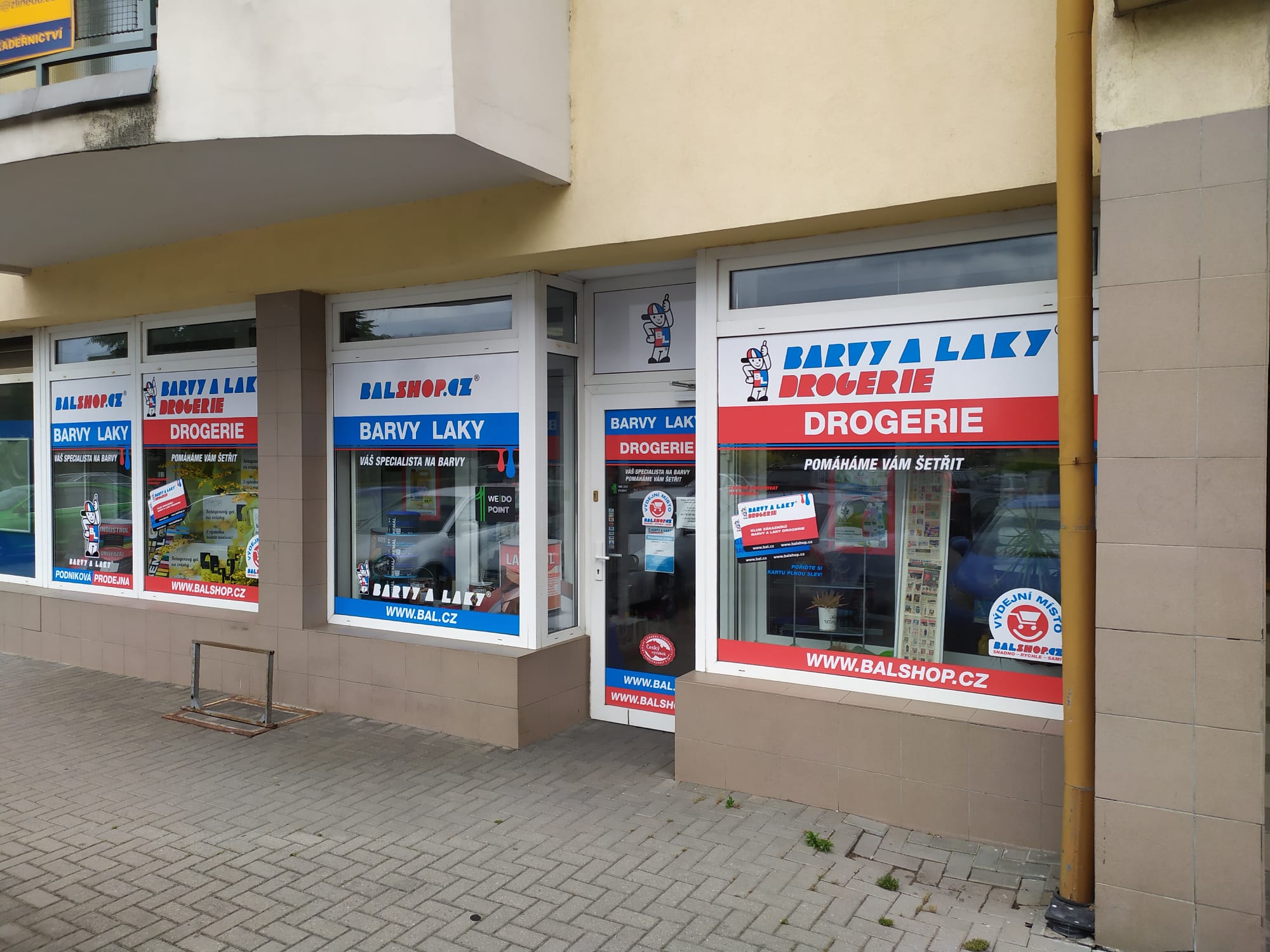 BARVY A LAKY DROGERIE