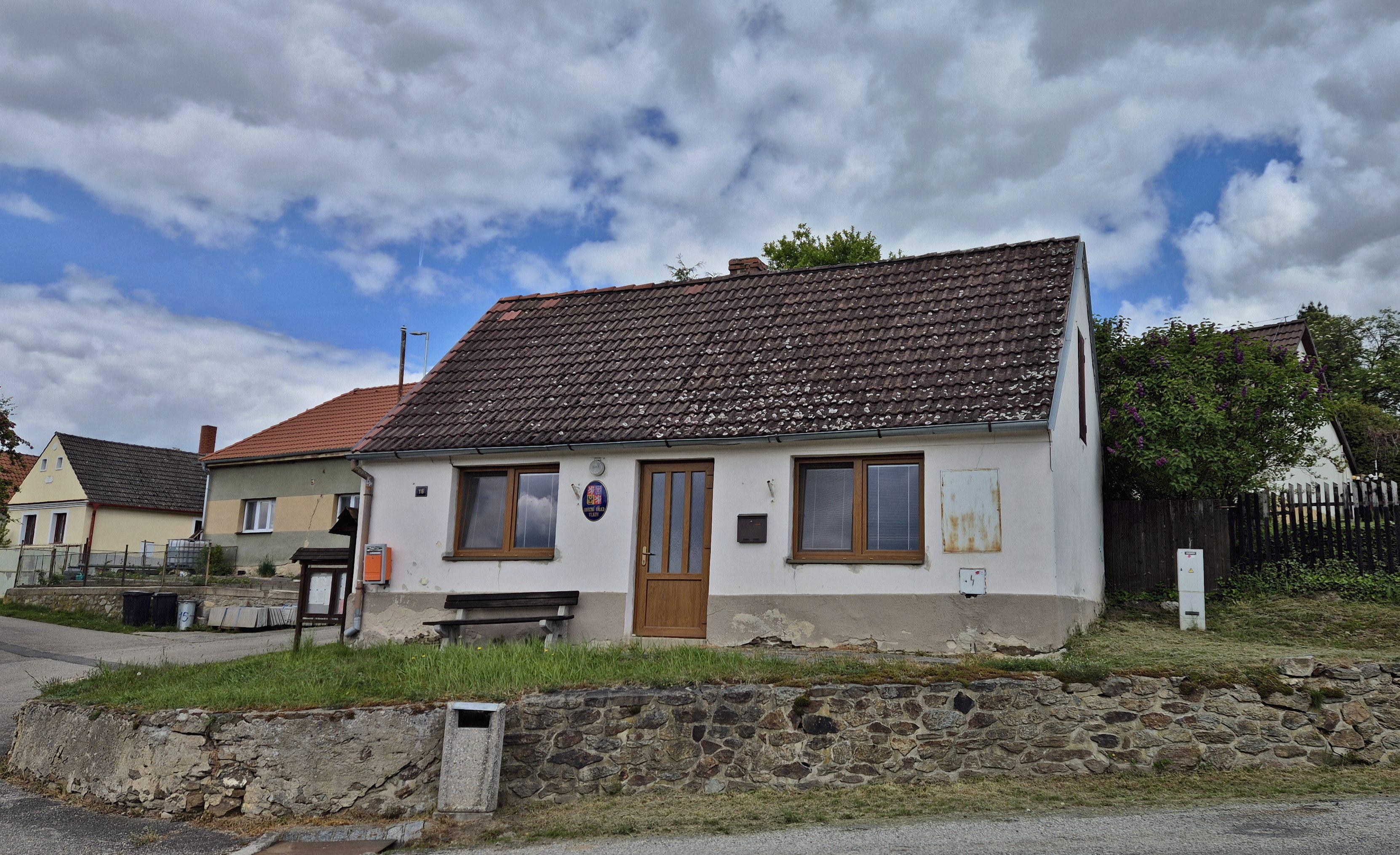 Vlkov - obecní úřad foto 2