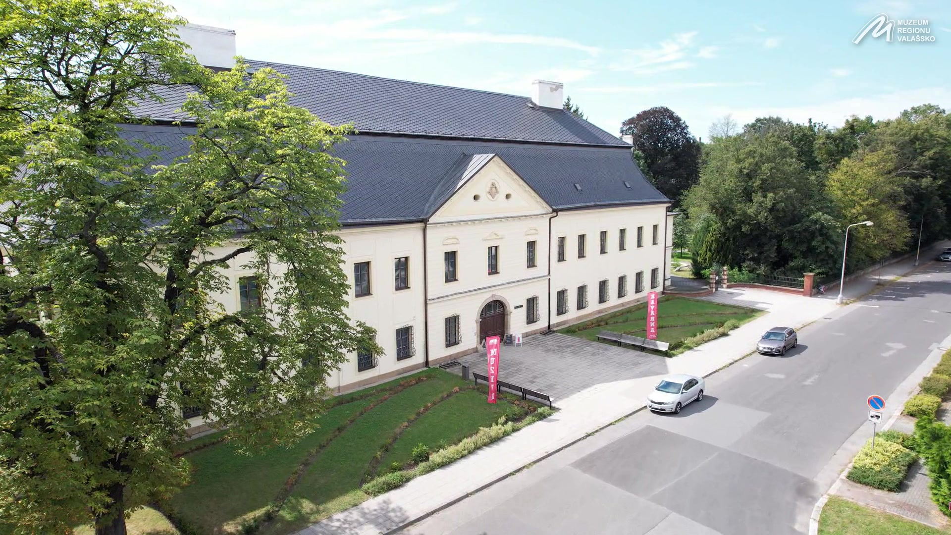 Zámek Kinských – Muzeum regionu Valašsko foto 2 (náhled videa)