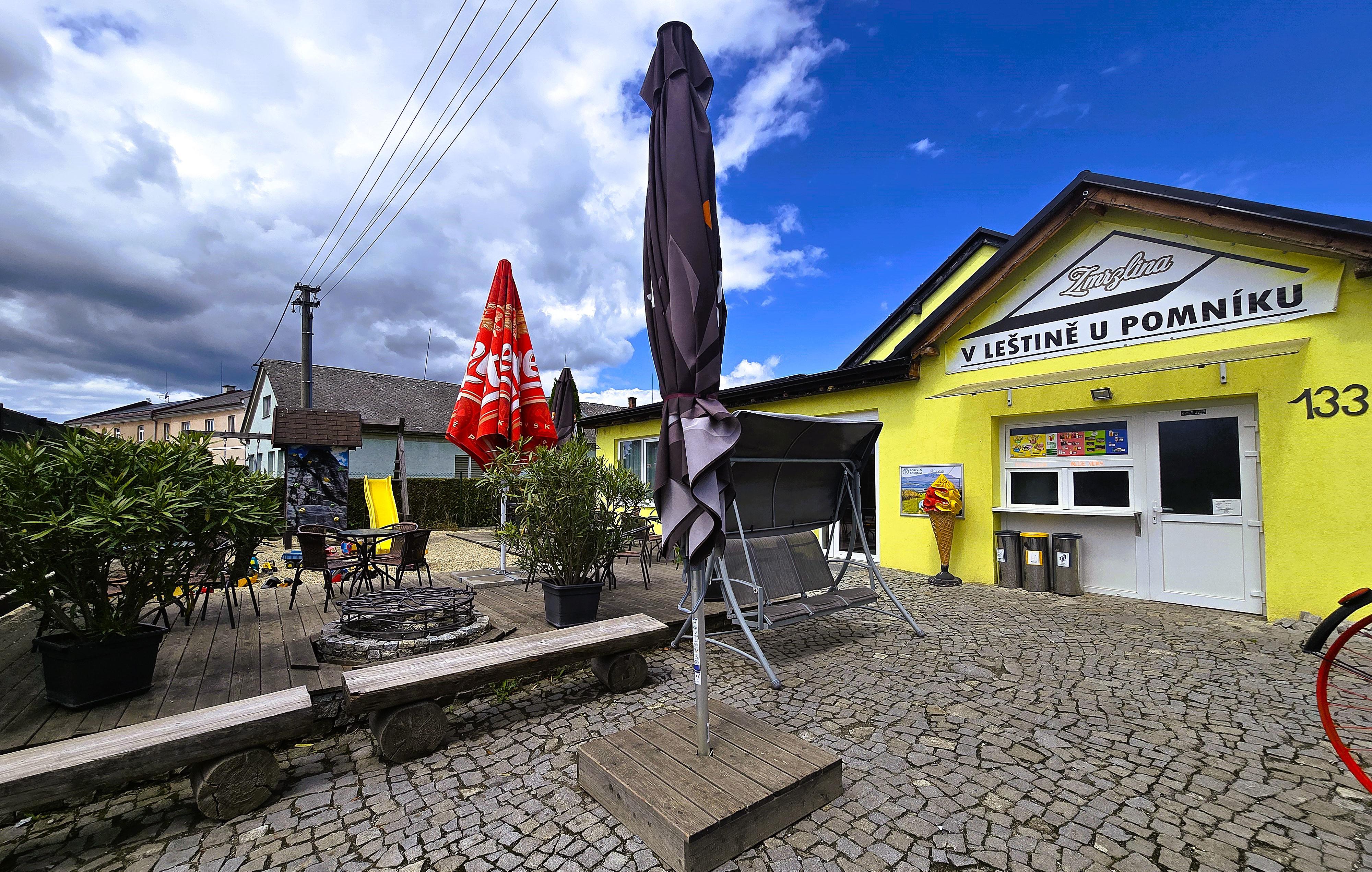 Zmrzlina v Leštině u pomníku foto 4