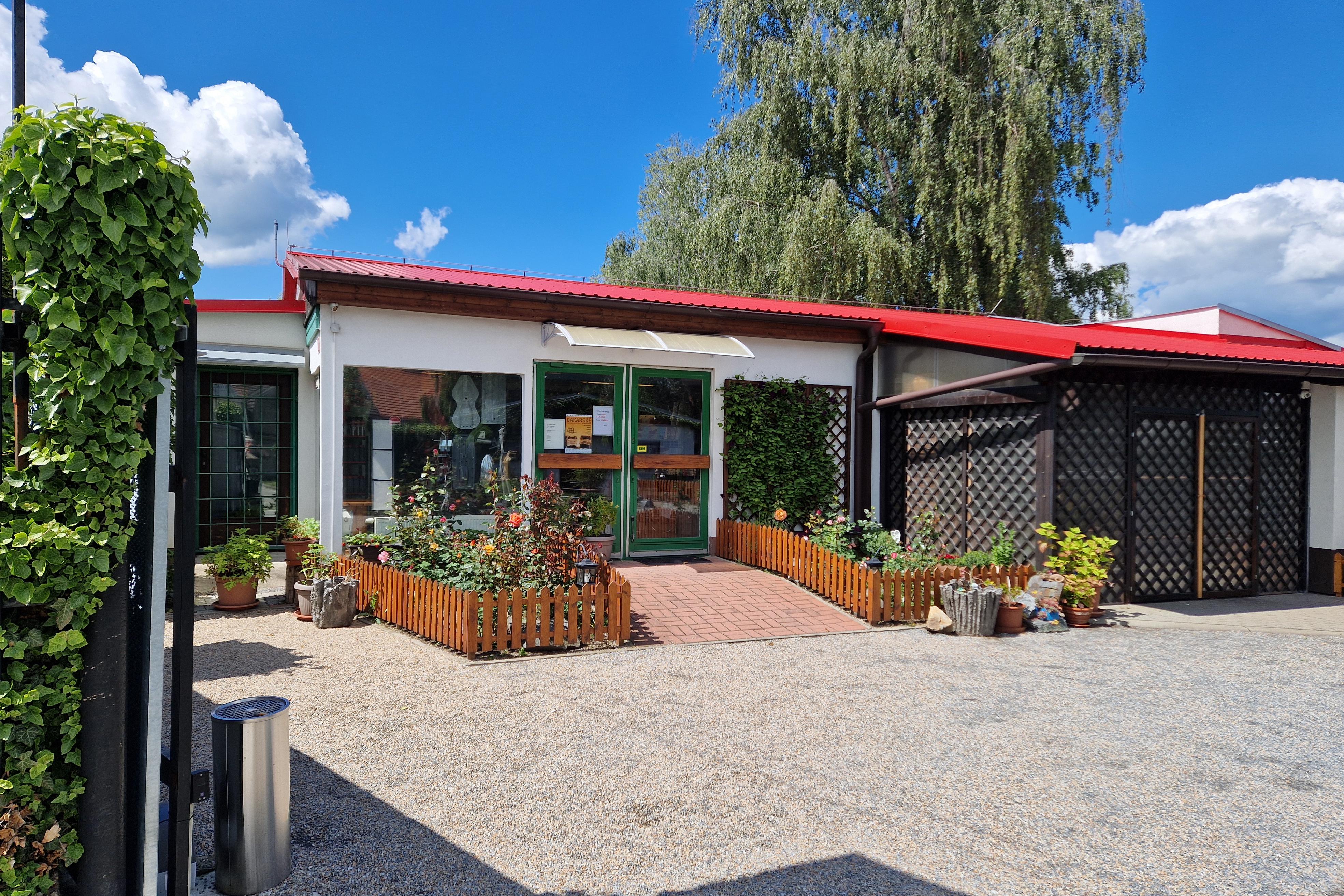 MOTOSLUŽBY ŘÍHA, Marie Říhová