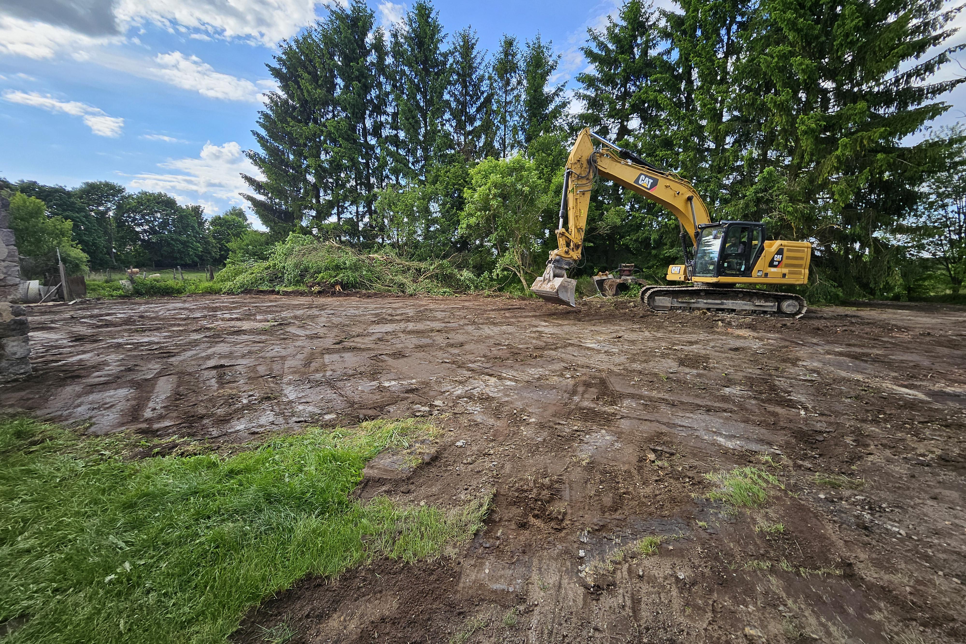 Adestone s.r.o. - zemní a výkopové práce, autodoprava