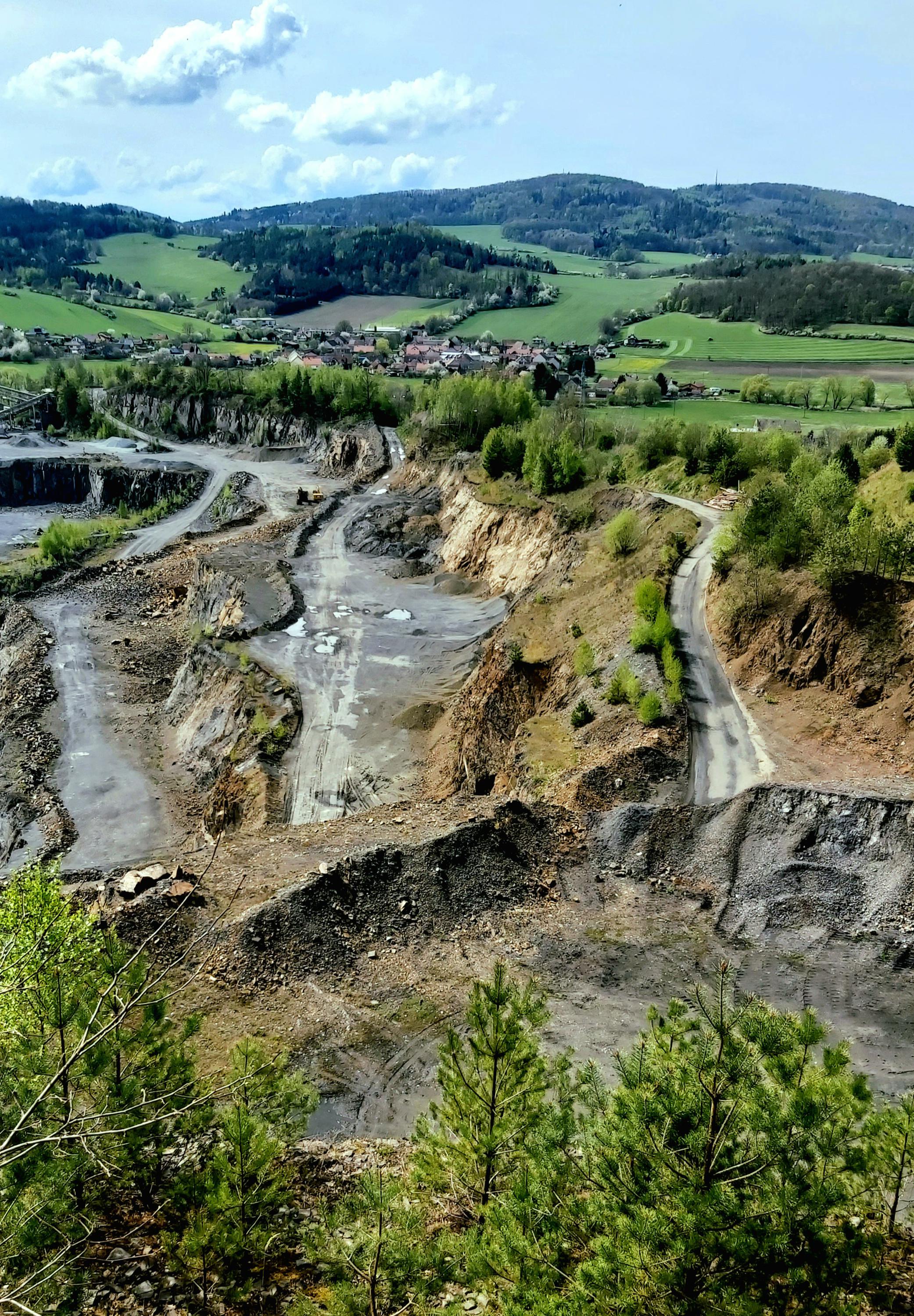 EUROVIA Kamenolomy, a.s. - Lom Svrčovec foto 3