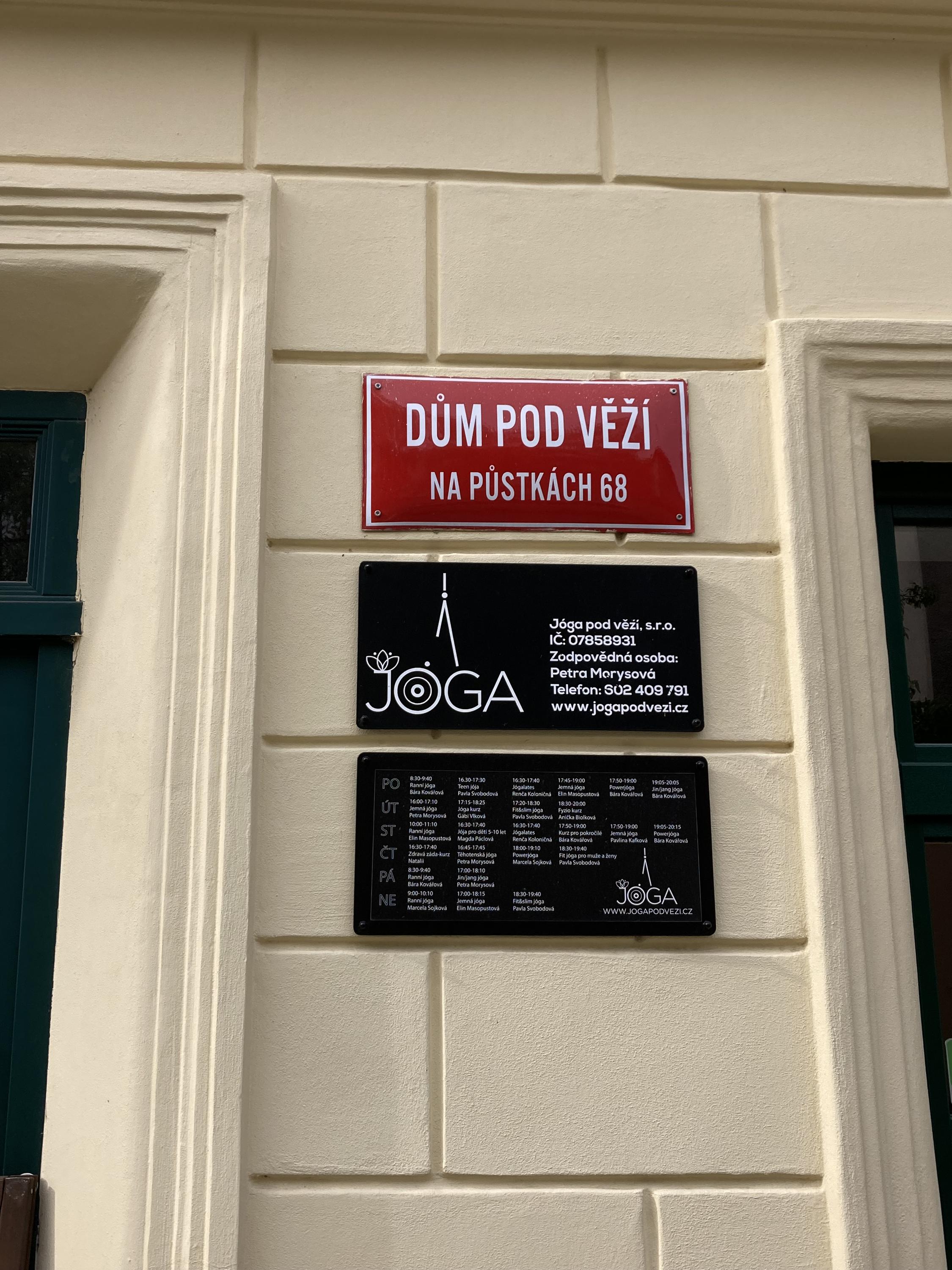 Víno pod věži foto 2