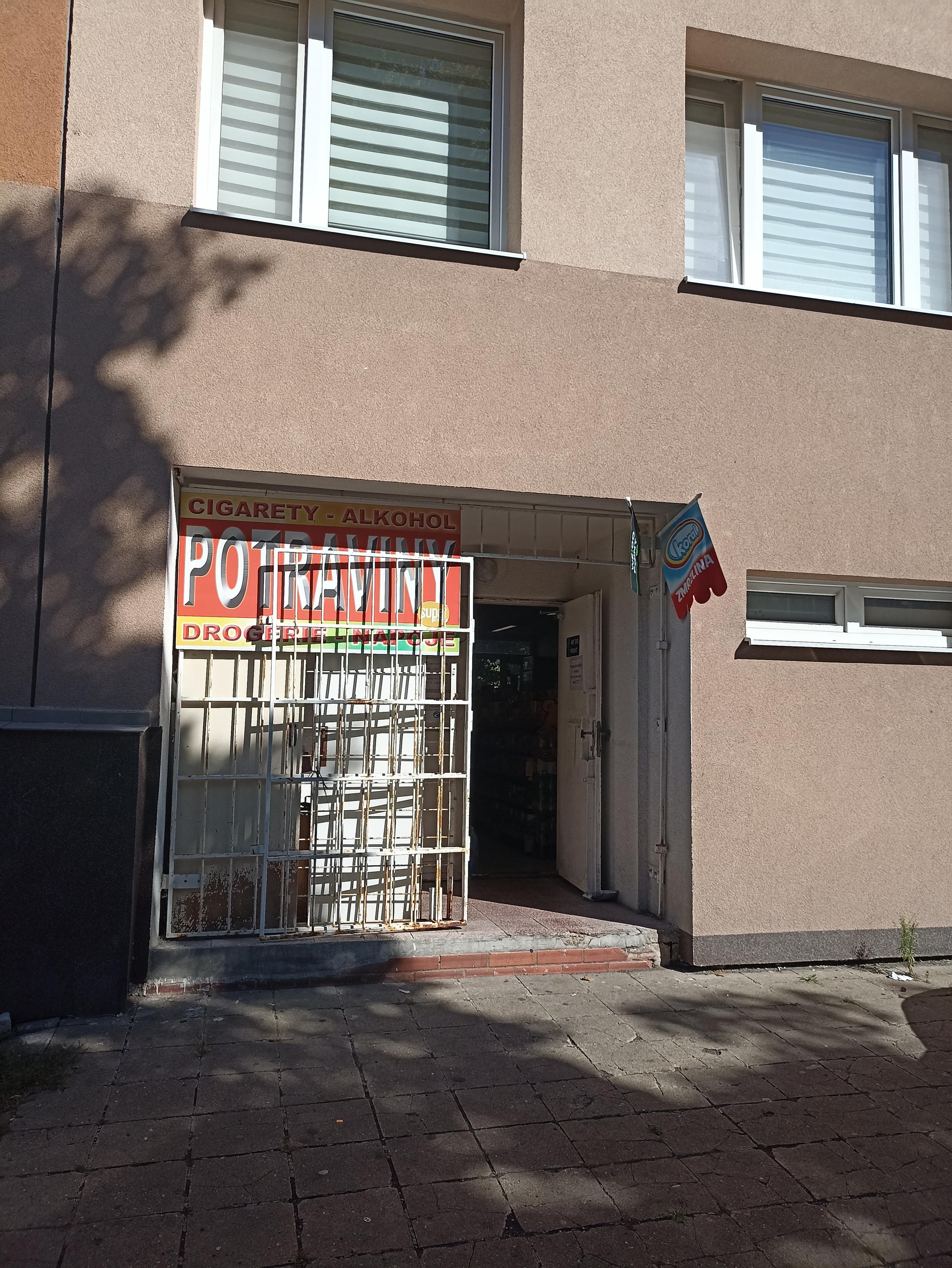 Potraviny U Stadionu foto 2