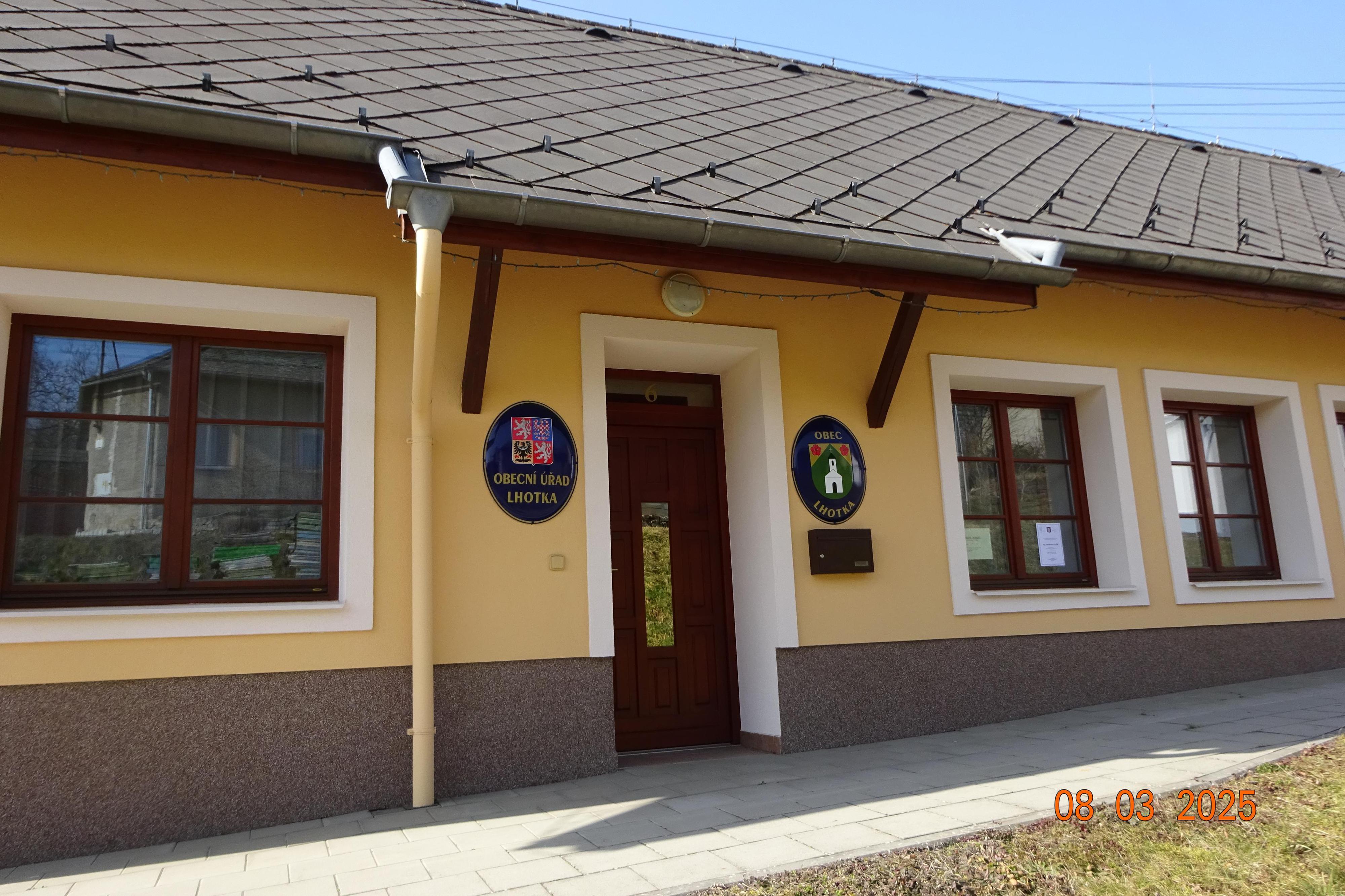 Lhotka - obecní úřad foto 4