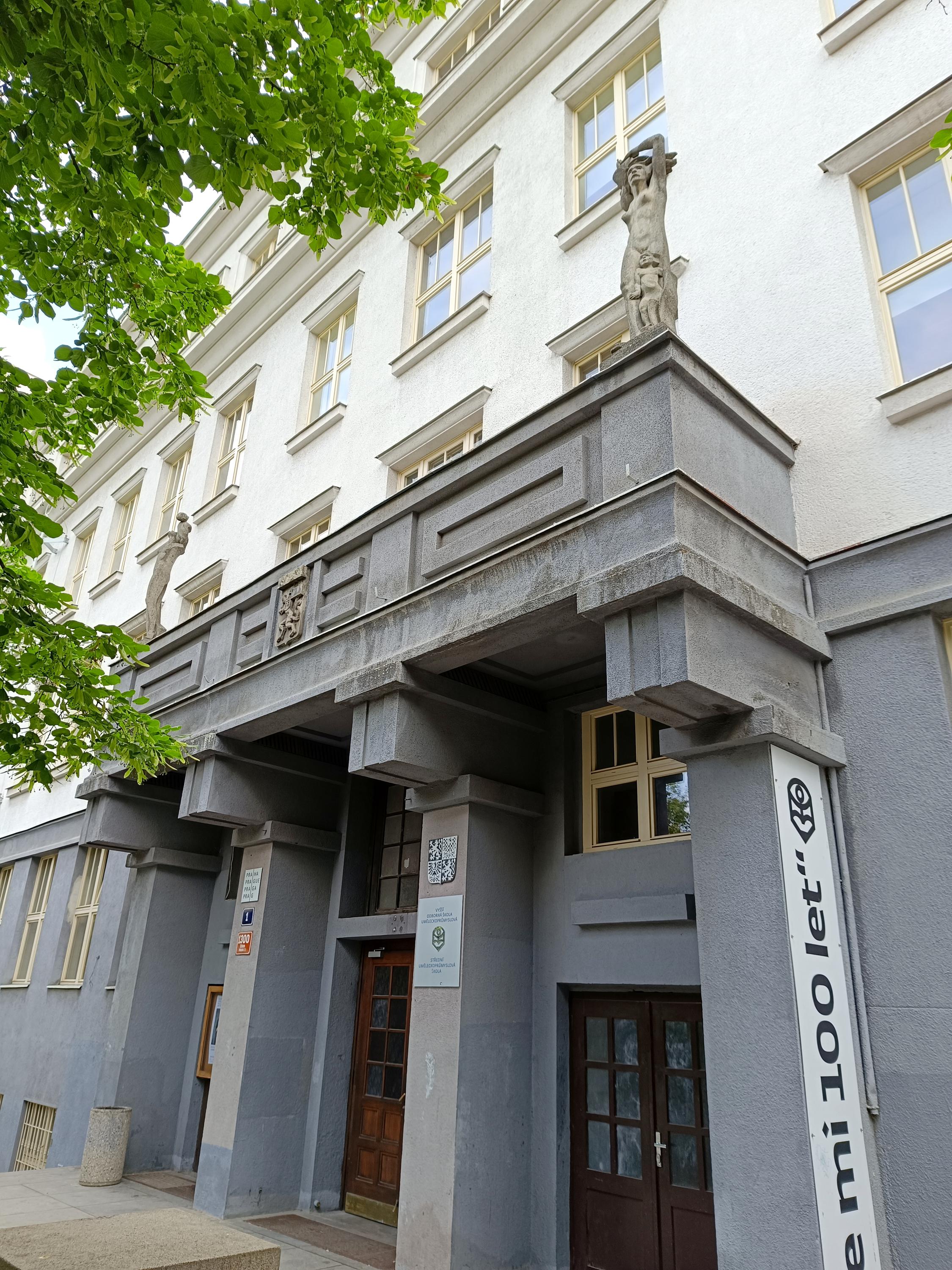 Střední uměleckoprůmyslová škola, Praha 3 foto 6