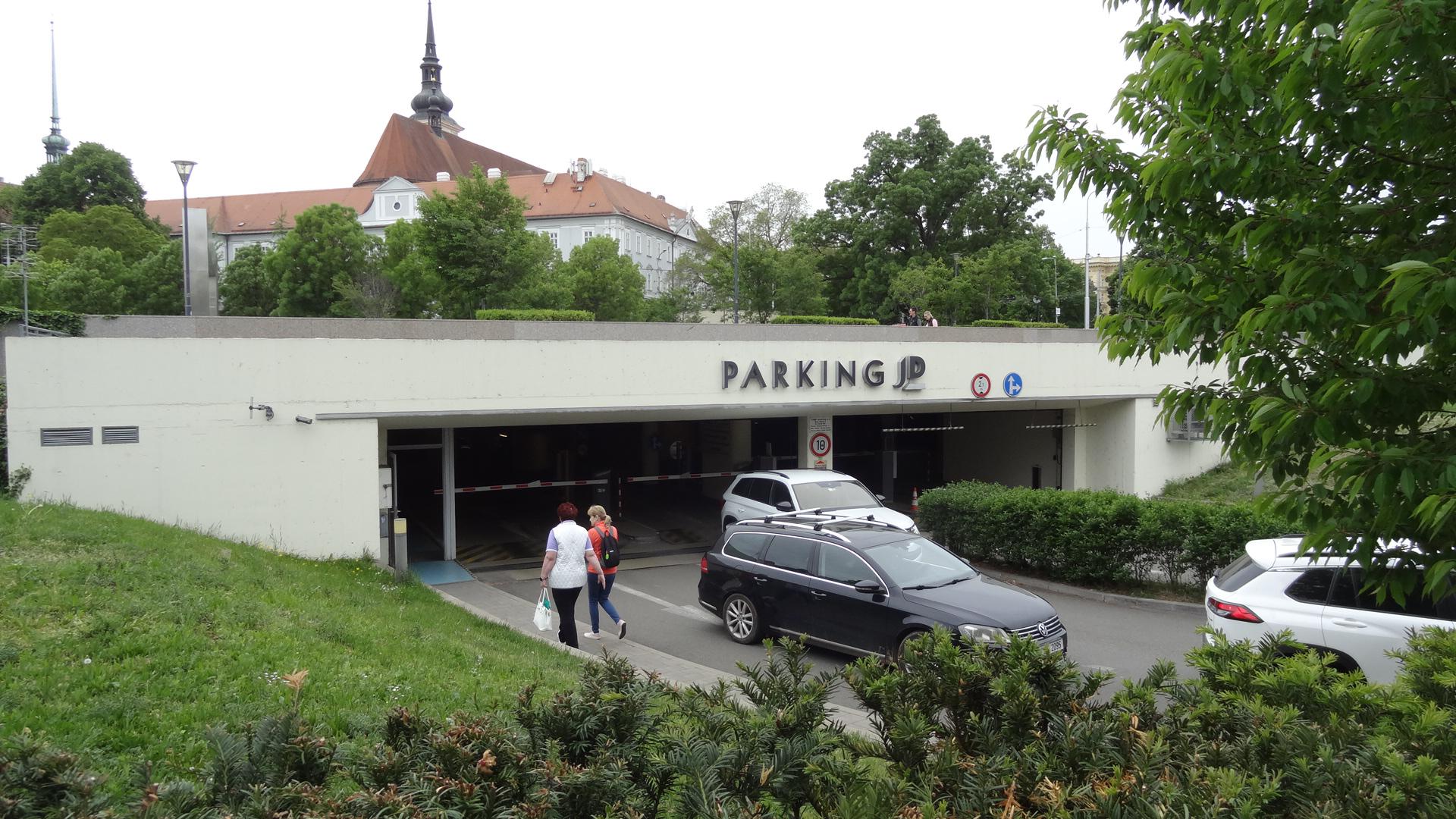 Podzemní parkovací garáže u Janáčkova divadla foto 2