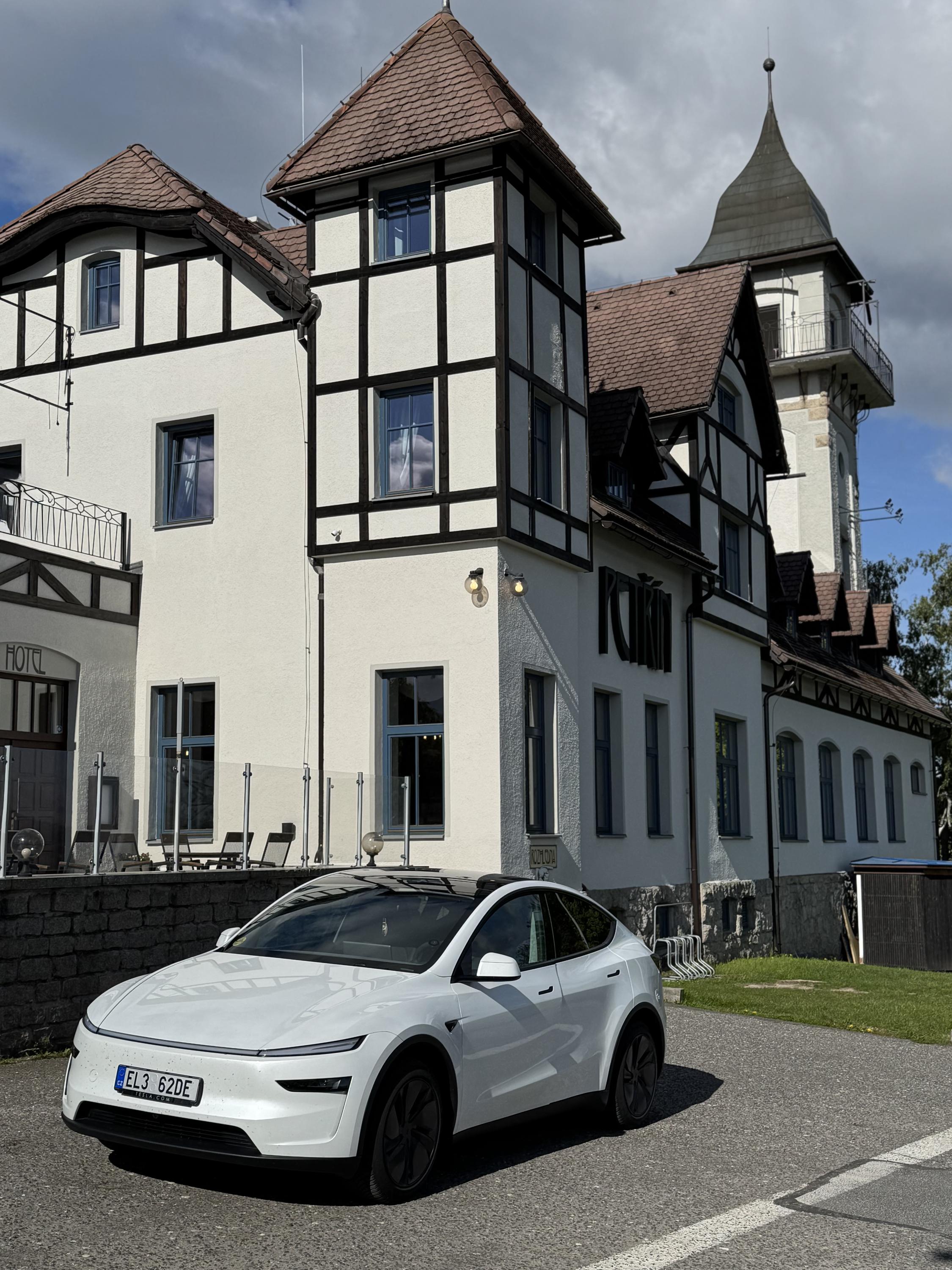 Taxi Tesla Rydval foto 4