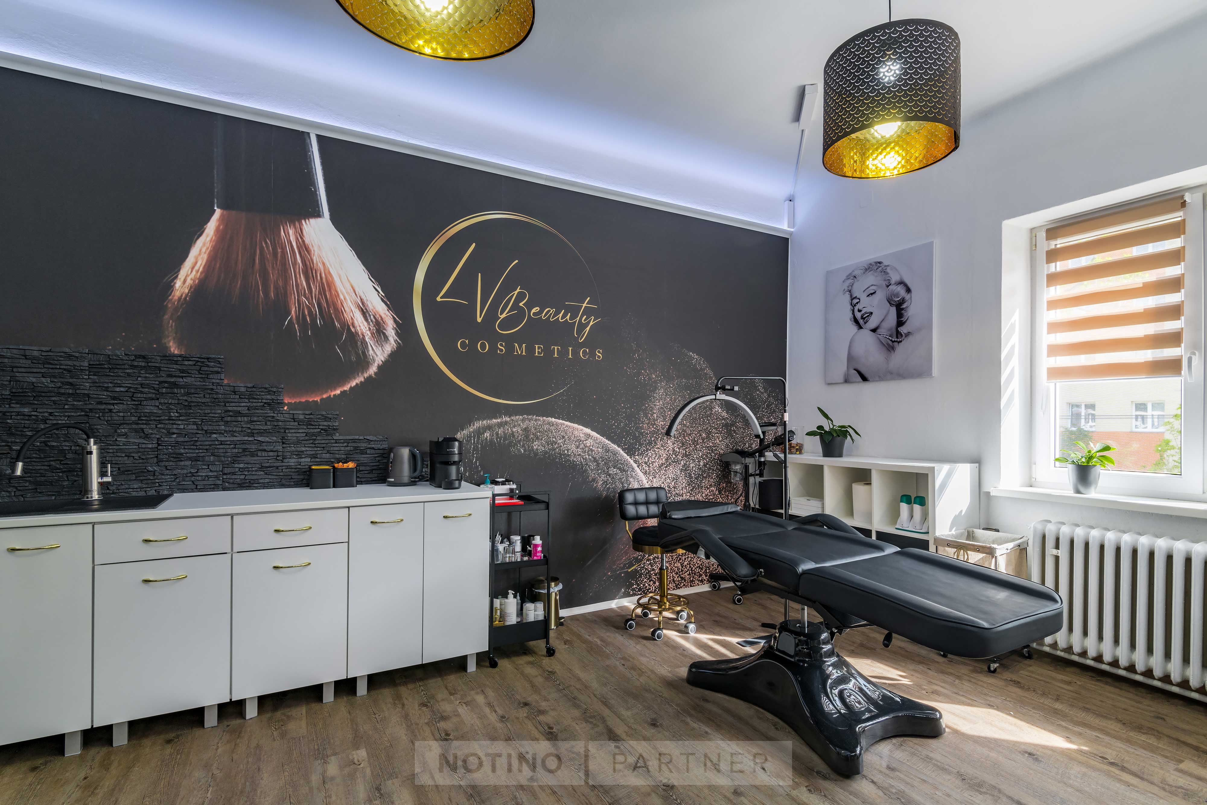 LV Beauty cosmetics foto 2