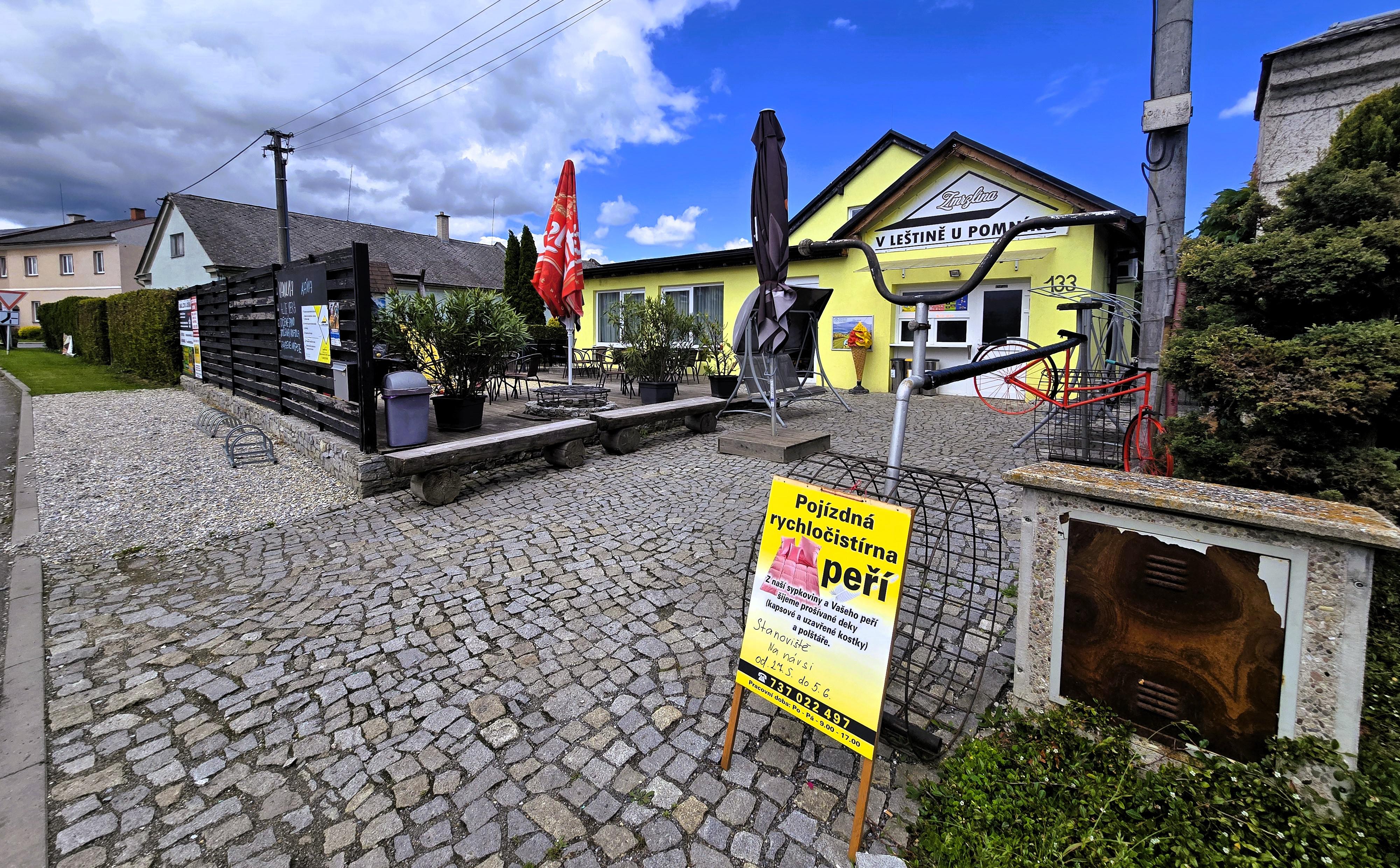 Zmrzlina v Leštině u pomníku foto 3