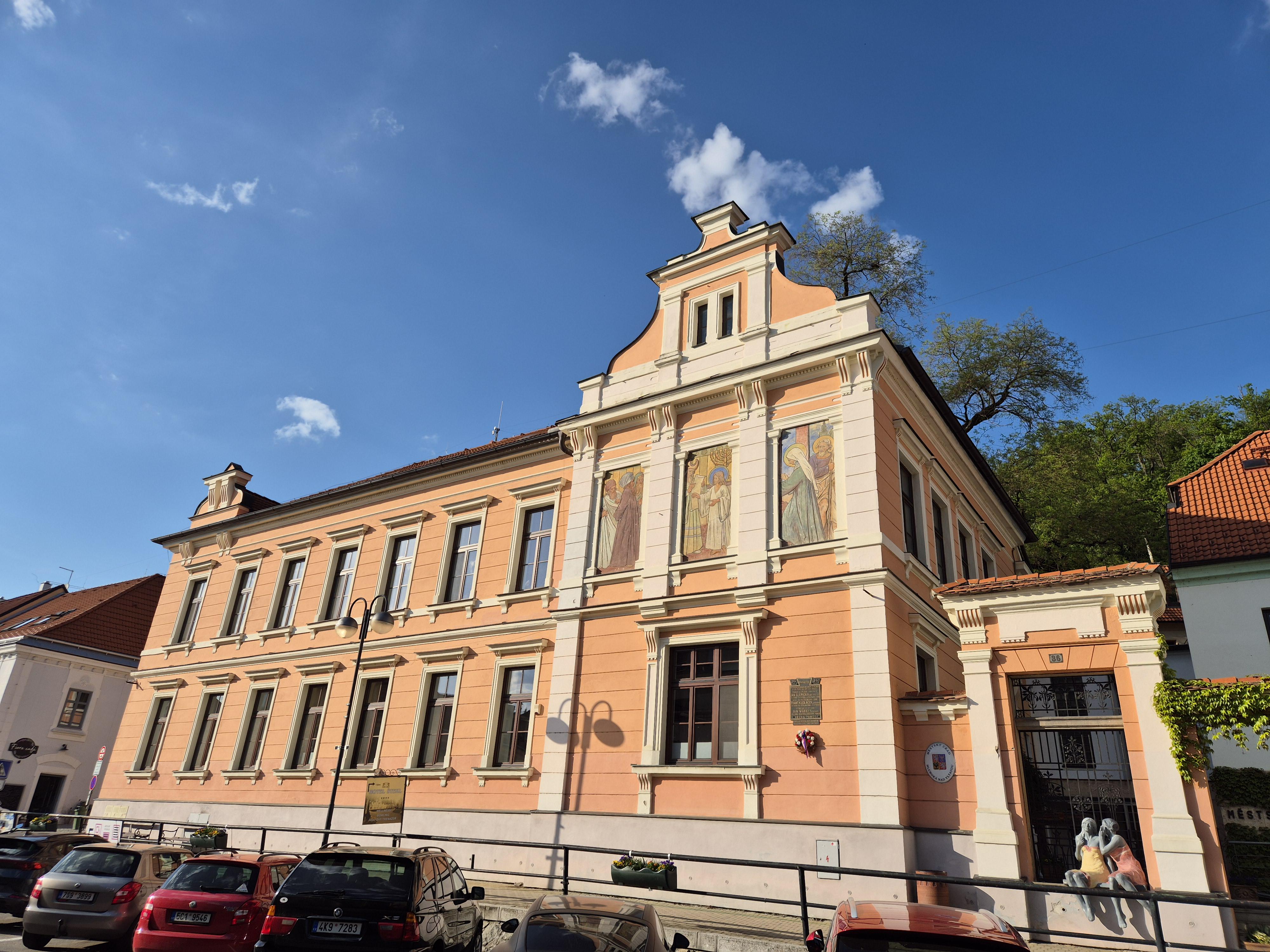 Hluboká nad Vltavou - městský úřad foto 6