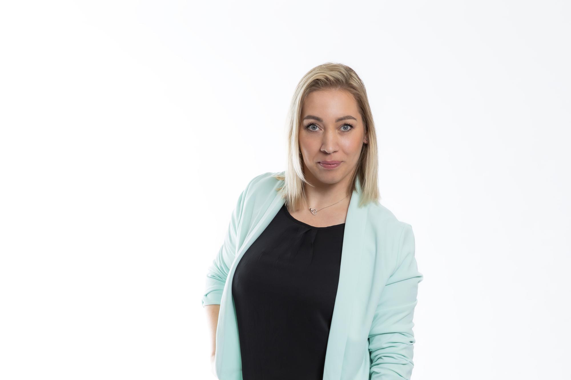 Nikola Helešicová - Reality