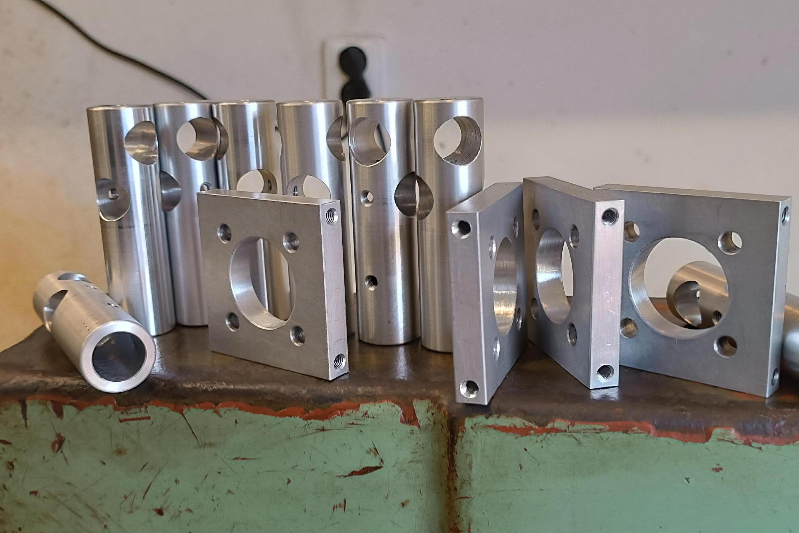 Adnan Duherić - Soustružení, frézování