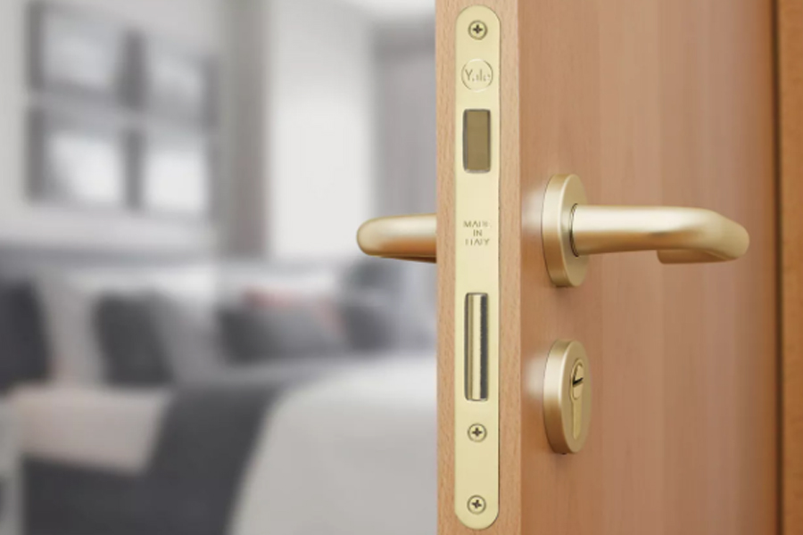 Široká nabídka kování a klik