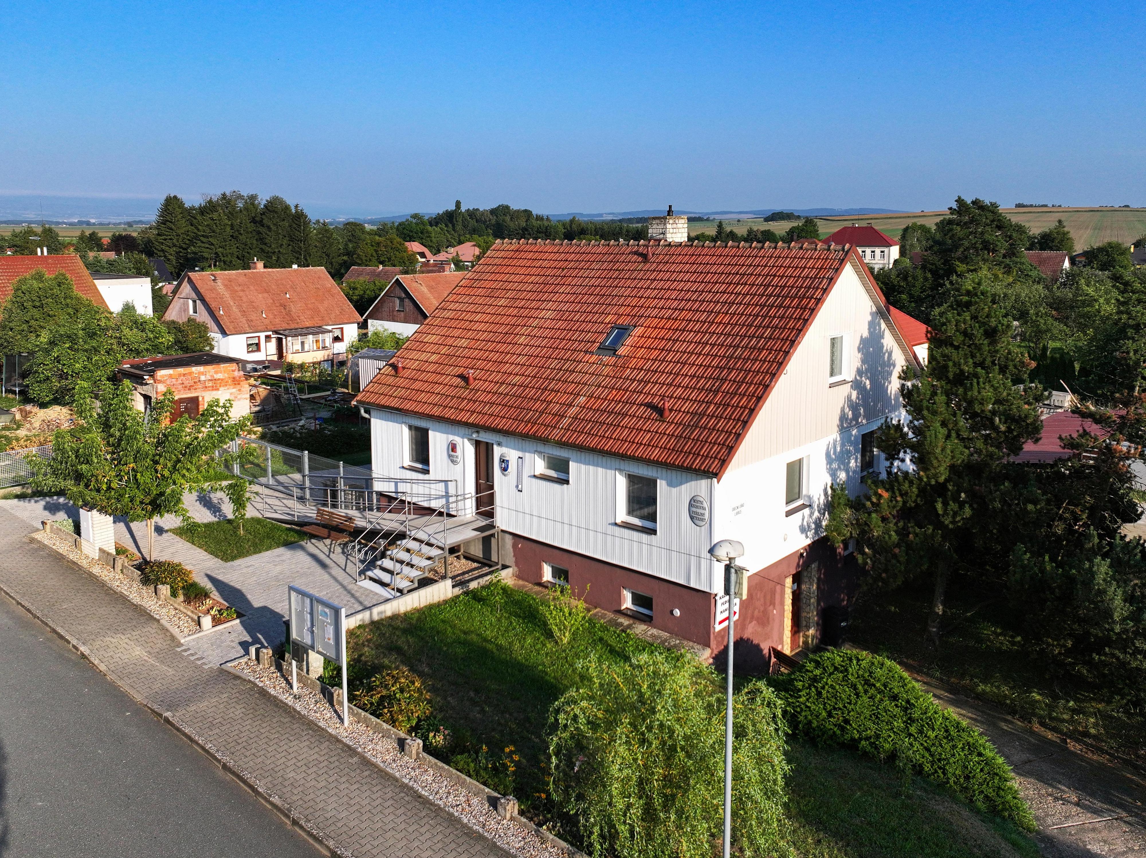 Libřice - obecní úřad foto 3