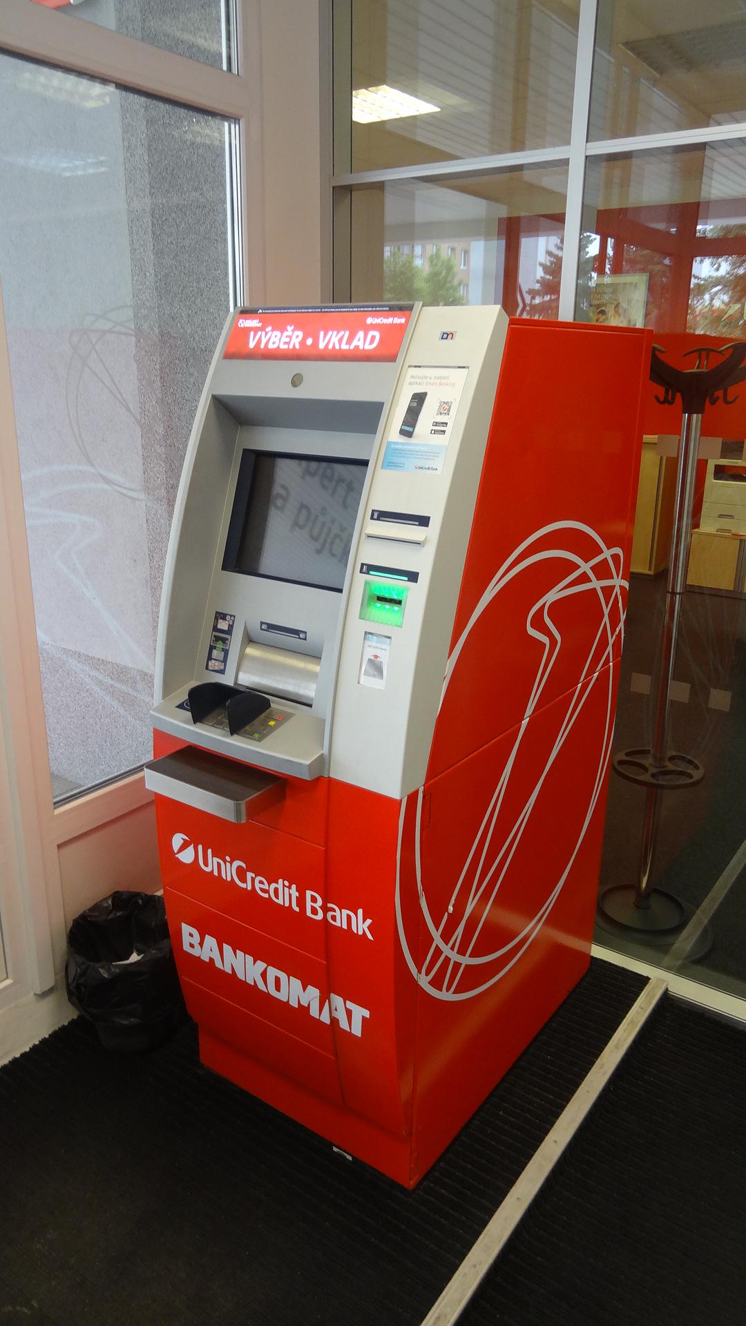 Bankomat UniCredit Bank Czech Republic foto 3