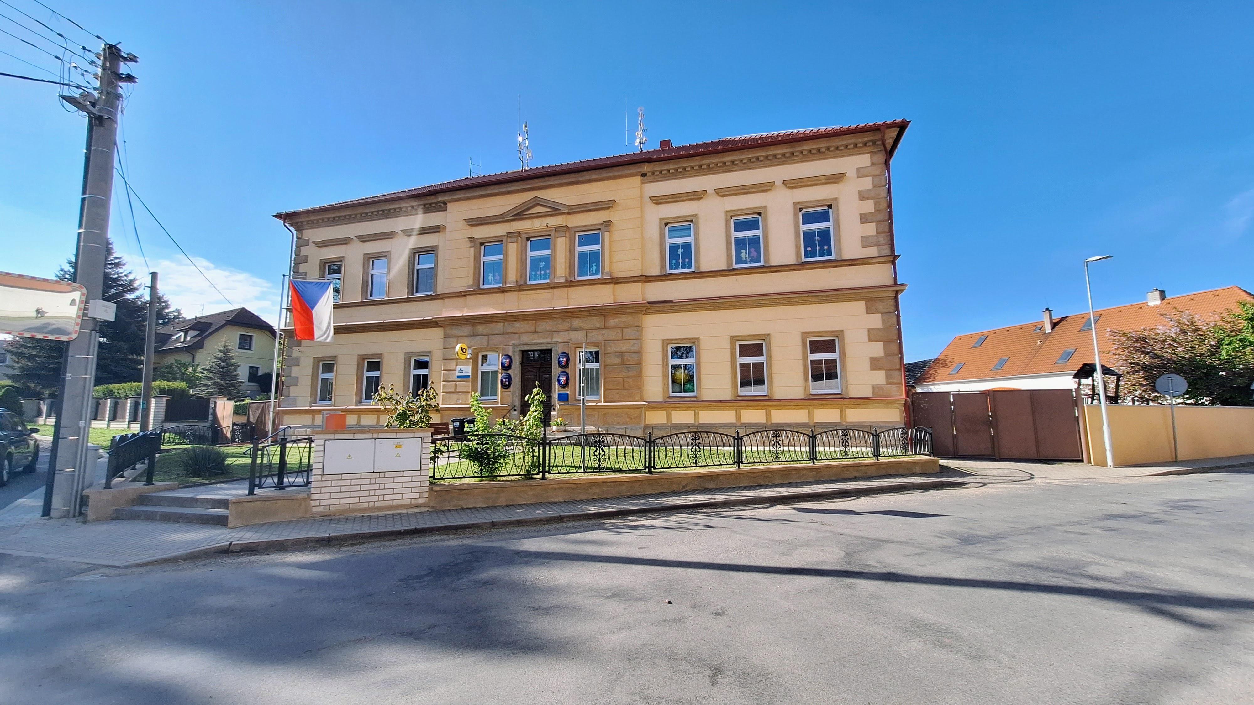 Řisuty - obecní úřad foto 2