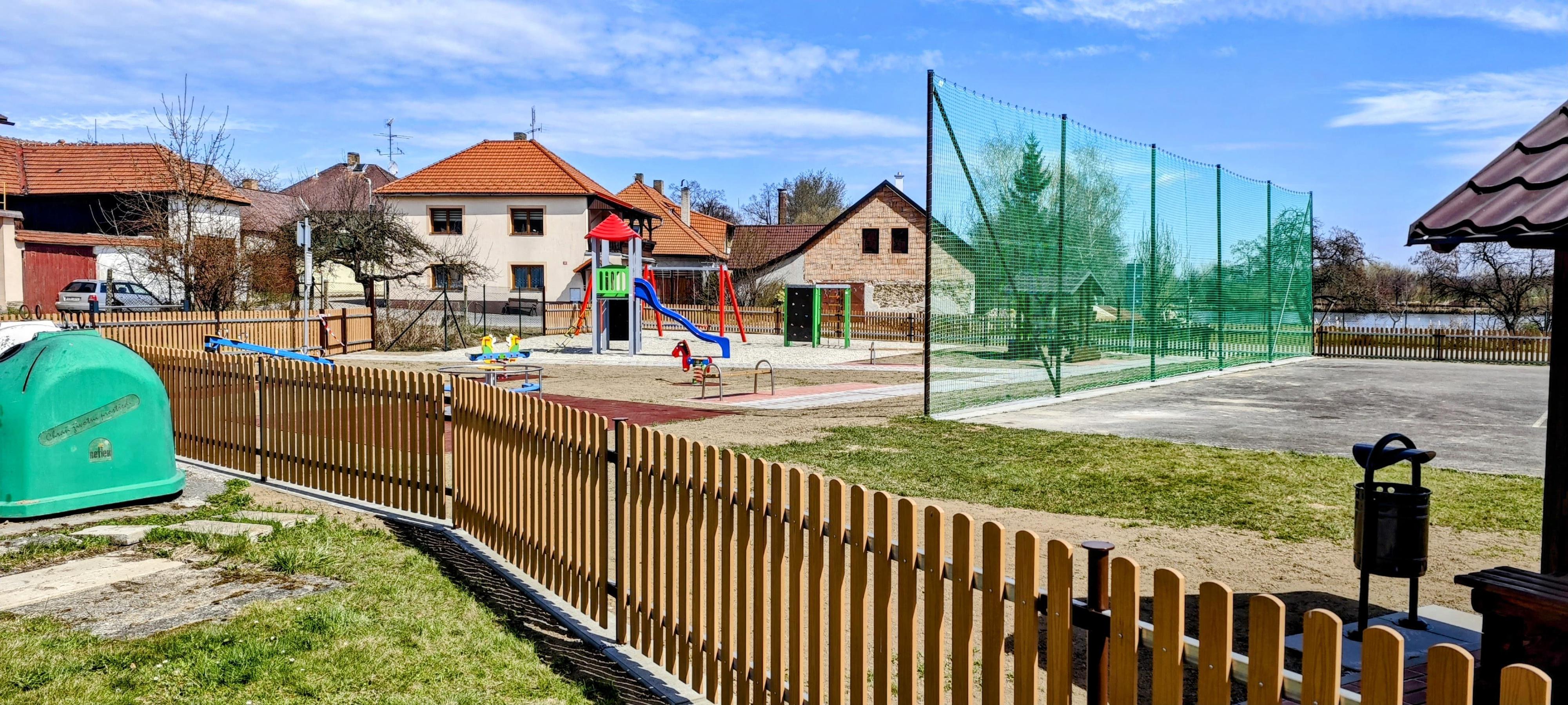 Božejov - úřad městyse foto 3