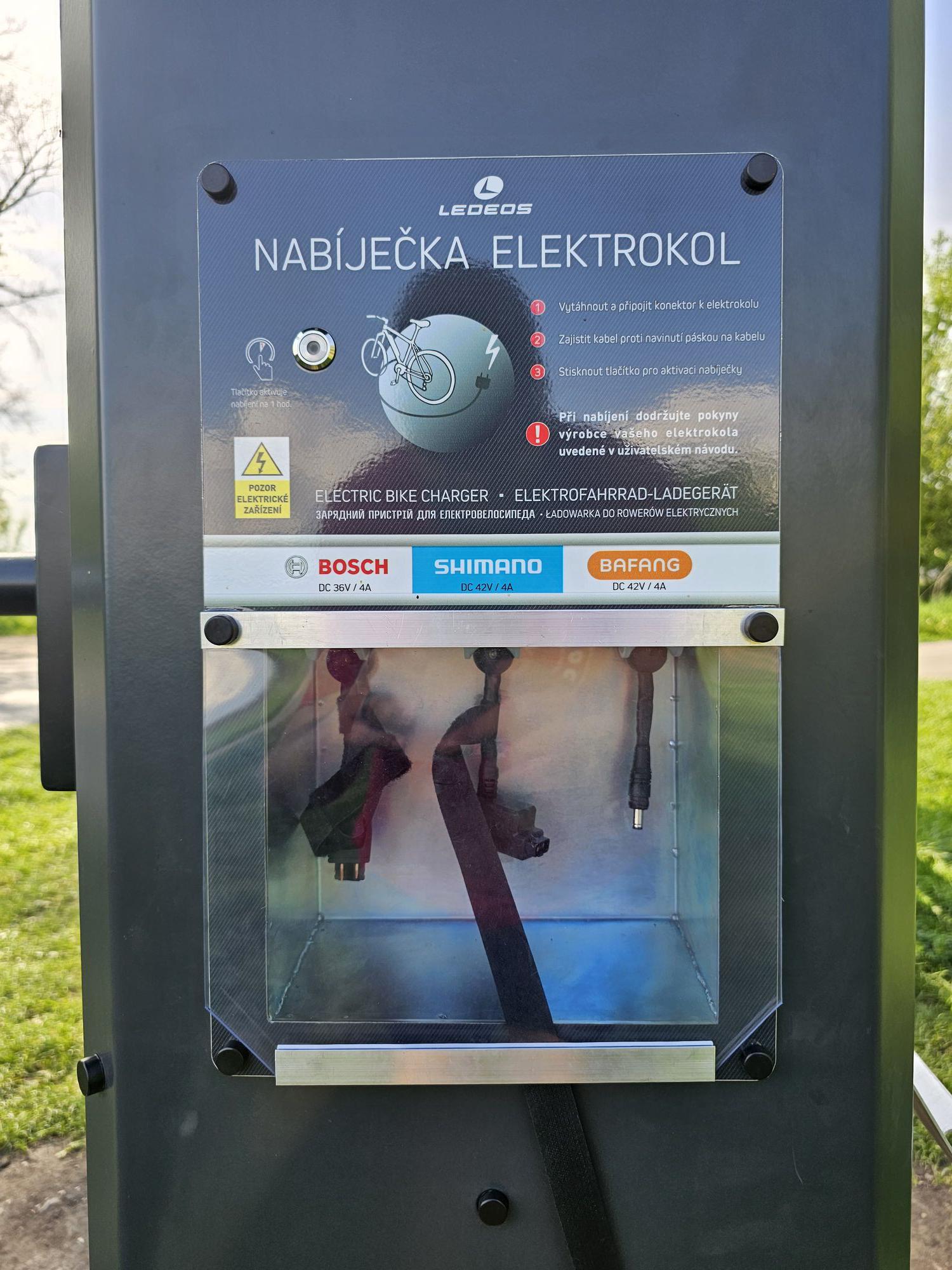 Dobíjecí stanice pro elektrokola Březí foto 2