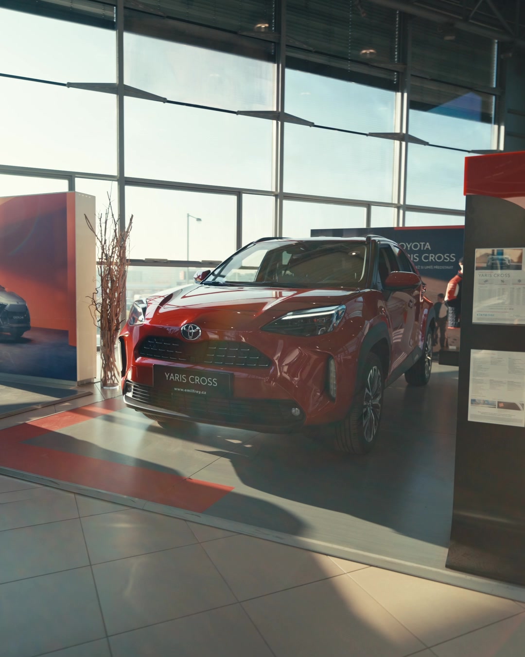 Emil Frey – nové vozy Toyota – Černý Most foto 2 (náhled videa)