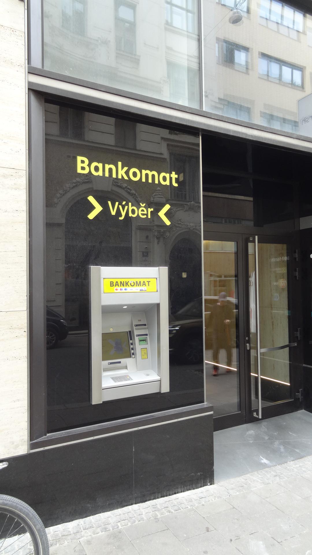 Raiffeisenbank - bankomat foto 2