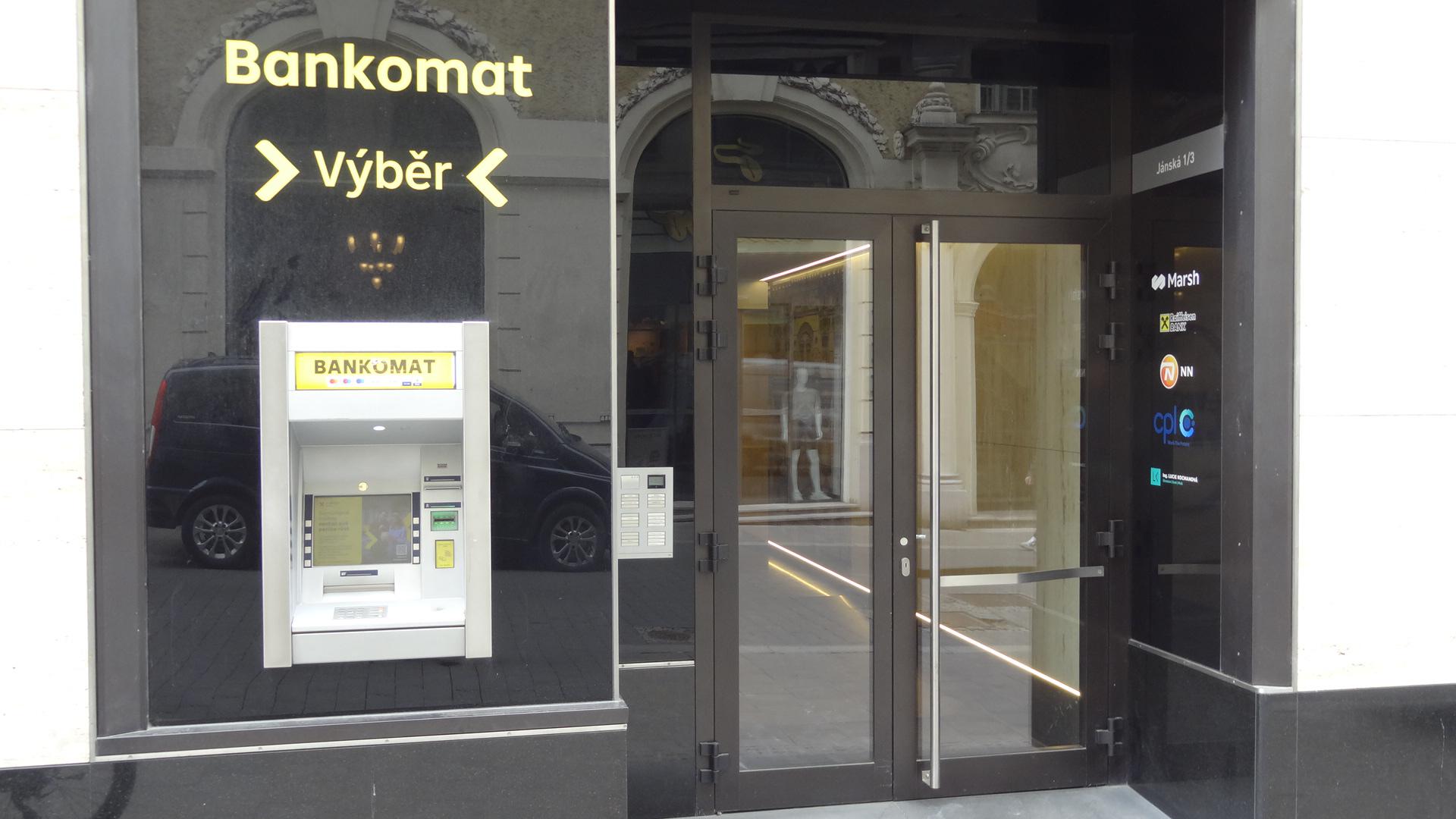 Raiffeisenbank - bankomat