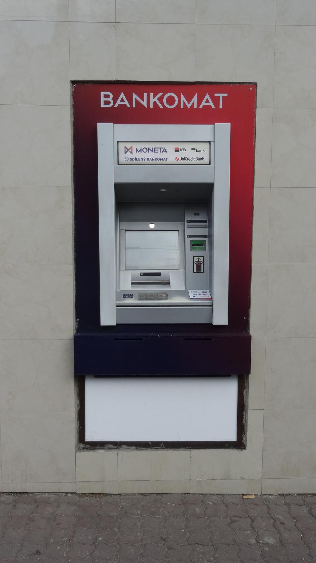 Bankomat MONETA Money Bank foto 2