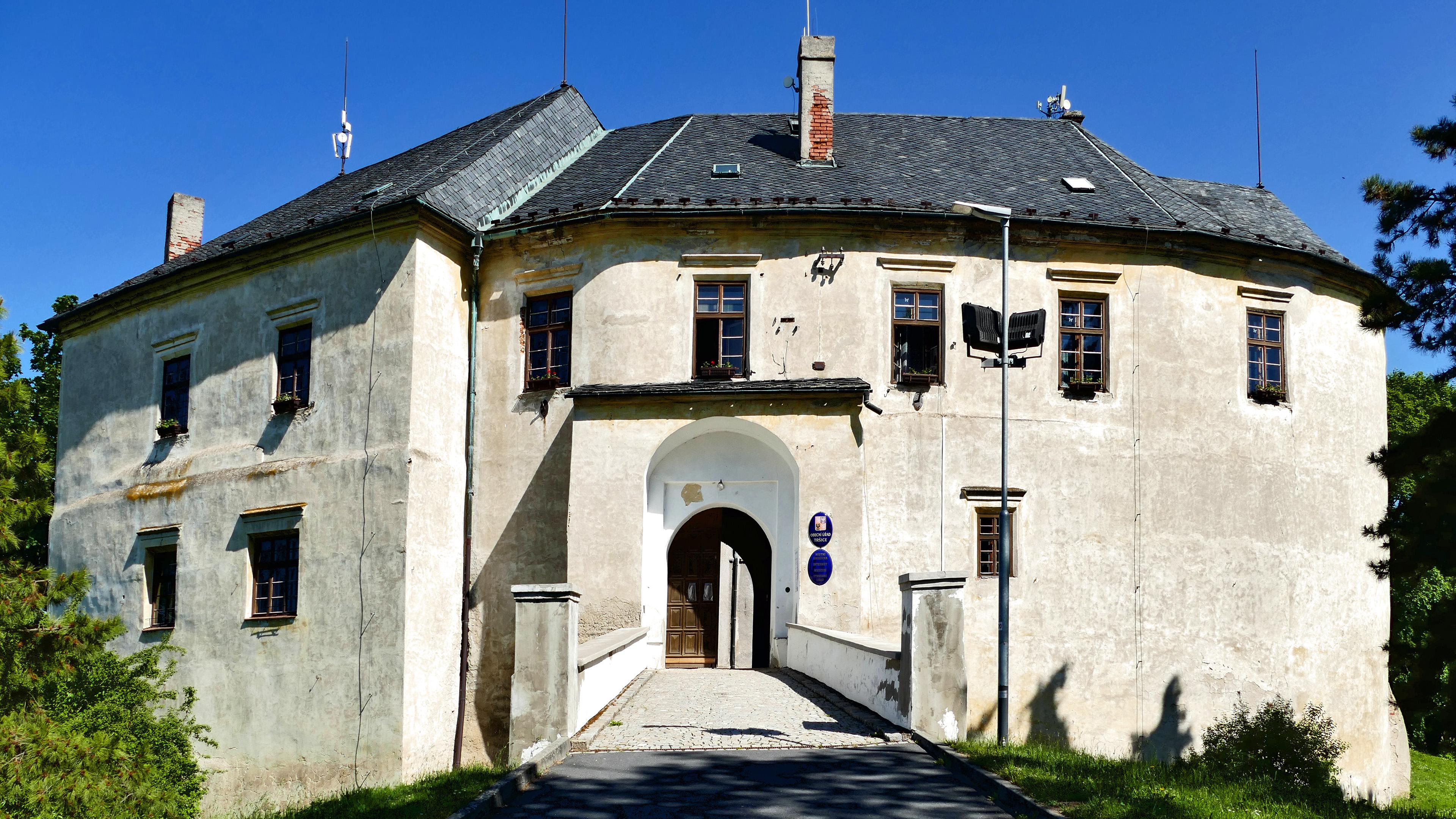 Tršice - obecní úřad foto 2