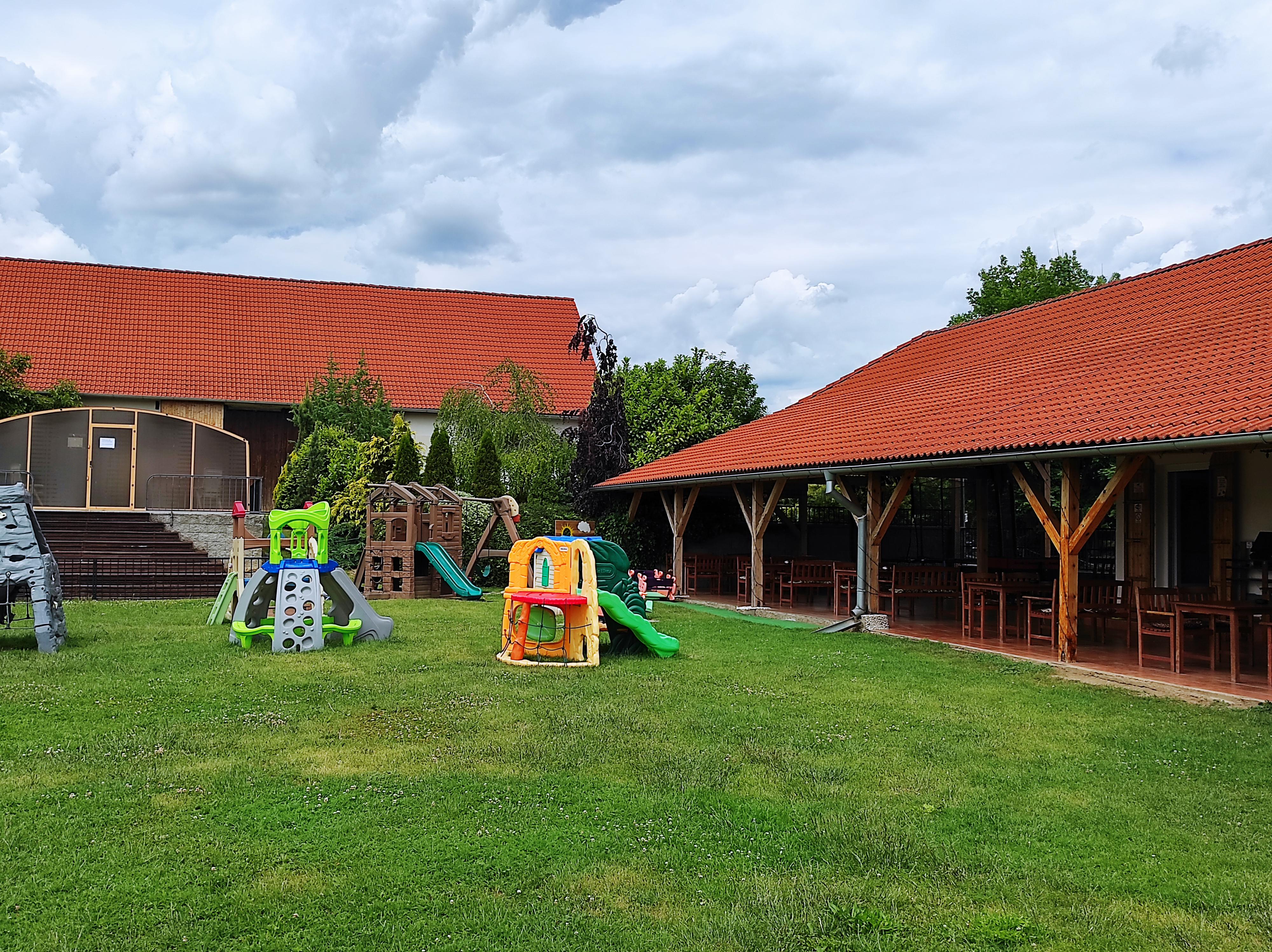 Čarodějnický dvůr foto 3