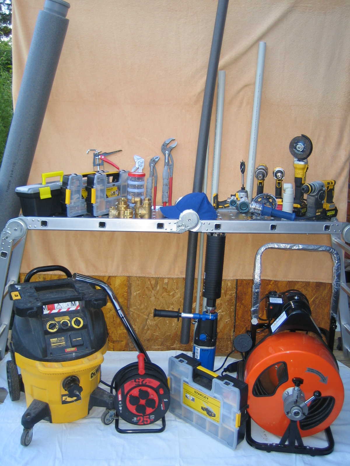 Petr Němeček - Hodinový manžel foto 2